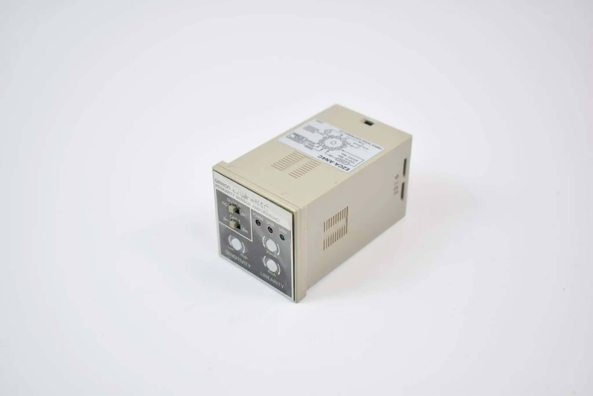 Produktfoto 1 von Omron Proximity Switch Amplifier Unit E2CA-AN4C ( 100 - 240 V AC )