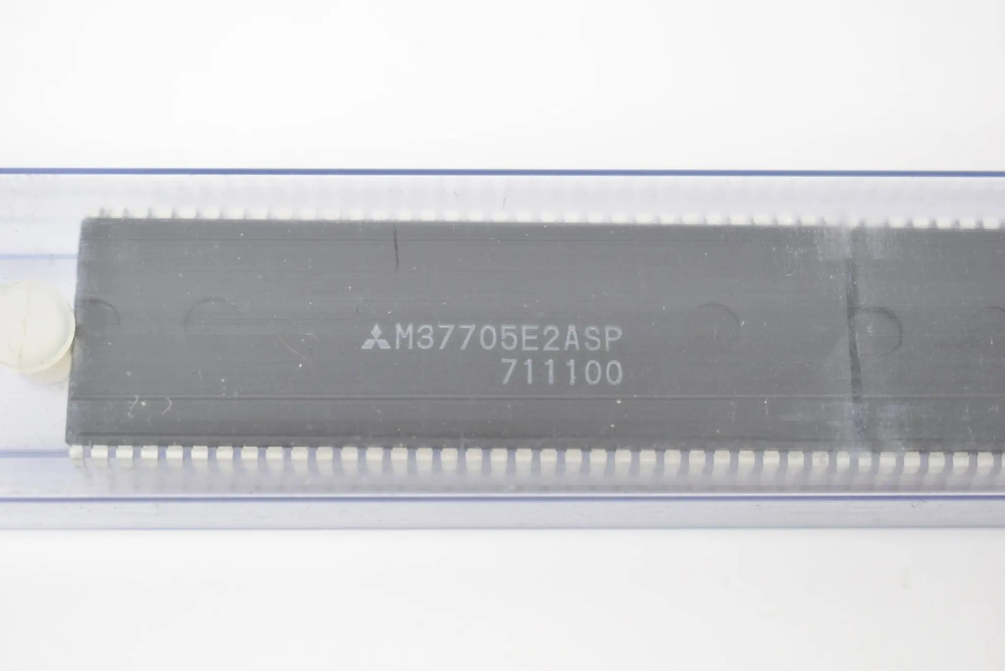 Produktfoto 1 von Mitsubishi integrierte Schaltkreise 9 Stück M37705E2ASP ( P750PC )