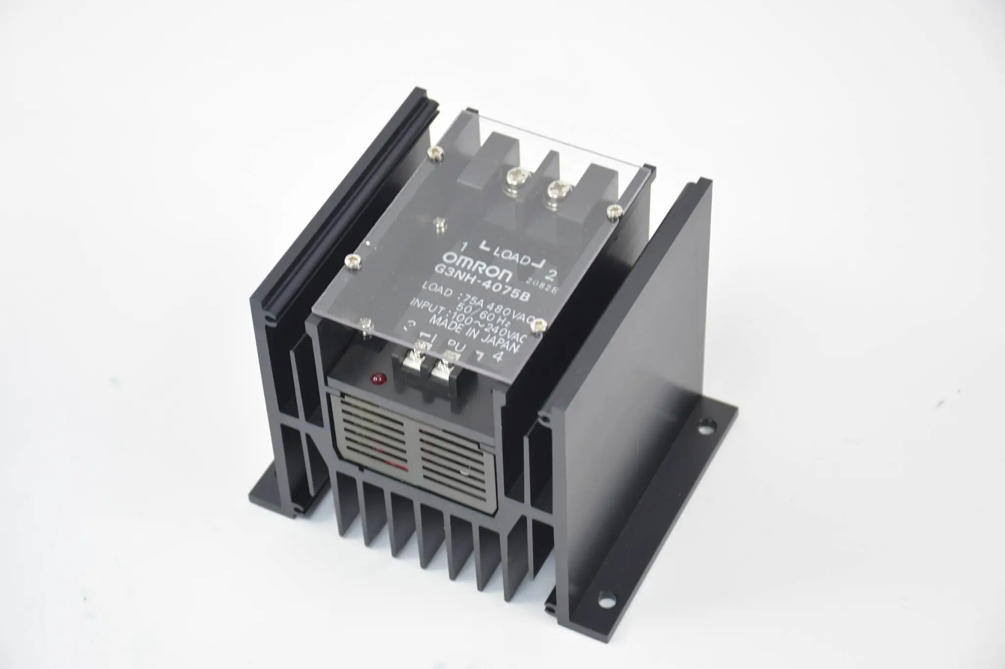 Produktfoto 1 von Omron Solid State Relay 100-240VAC ( G3NH-4075B )