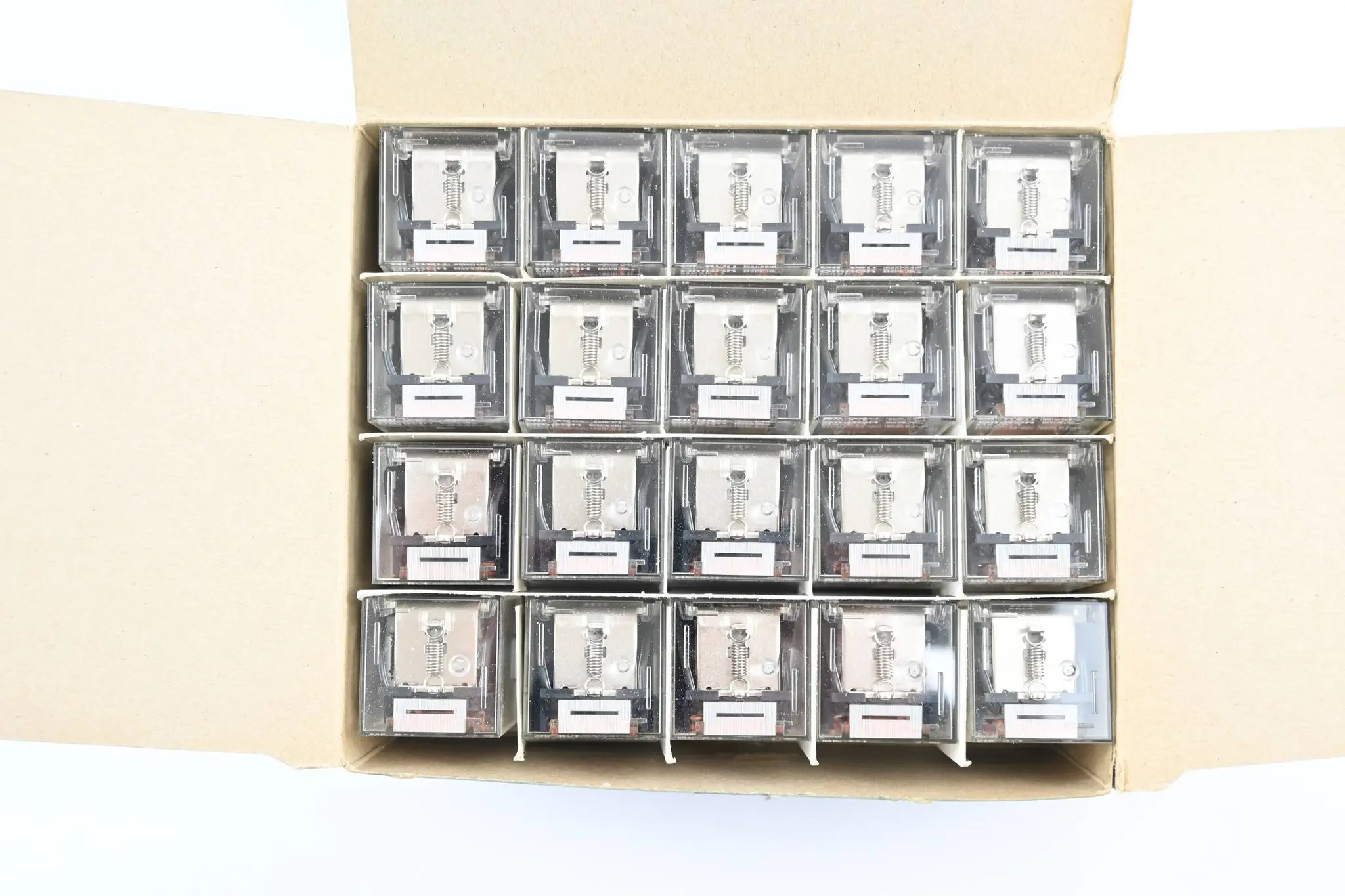 Produktfoto 1 von Omron 20 Stück Relais 24 VDC ( MK2P-I )