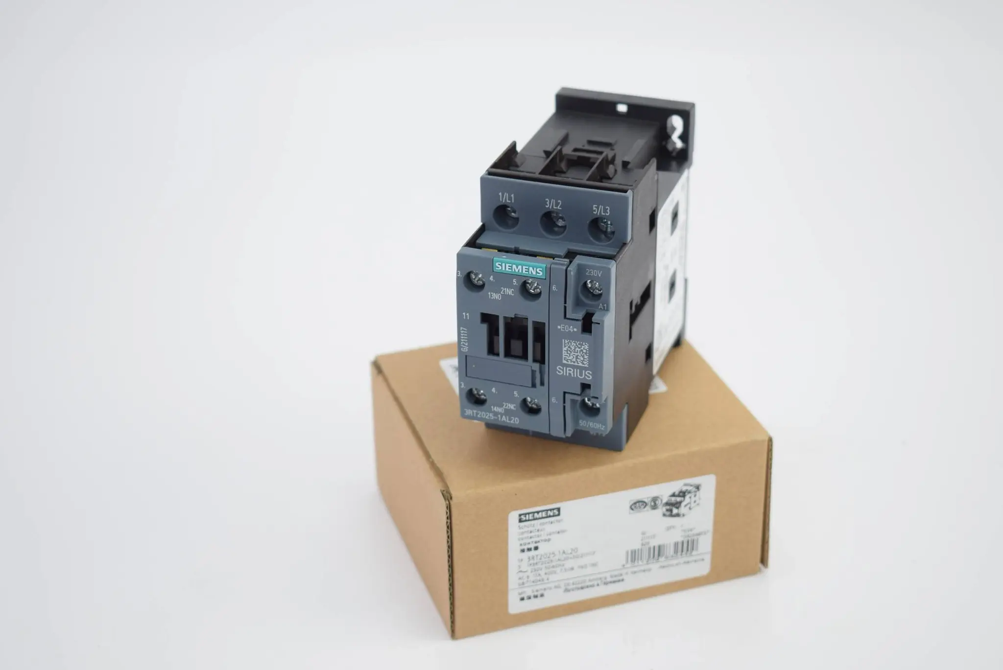 Produktfoto 1 von Siemens power contactor 3RT2025-1AL20 ( 3RT2 025-1AL20 )