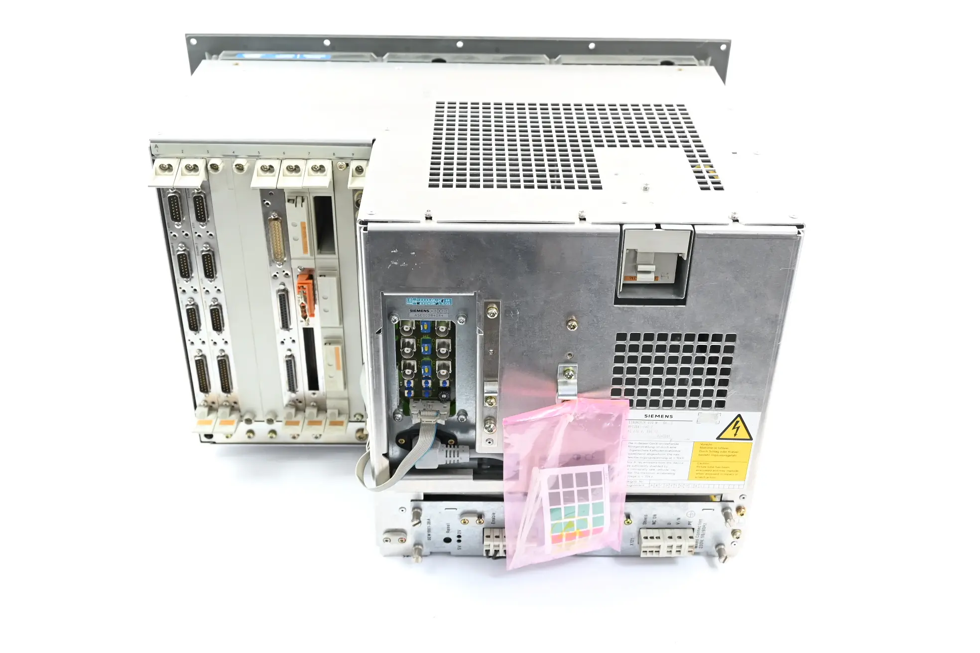Produktfoto 1 von Siemens Sinumerik 820 M Bedientafel 6FC3561-1AC-Z / 6FC3 561-1AC-Z + 6EW1861-3BA
