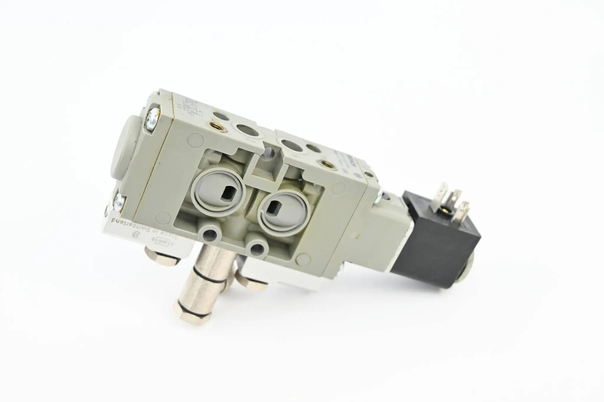Produktfoto 1 von Bosch Pneumatikventil 0820022986 inkl. 2x 0821201109 + 1824210291