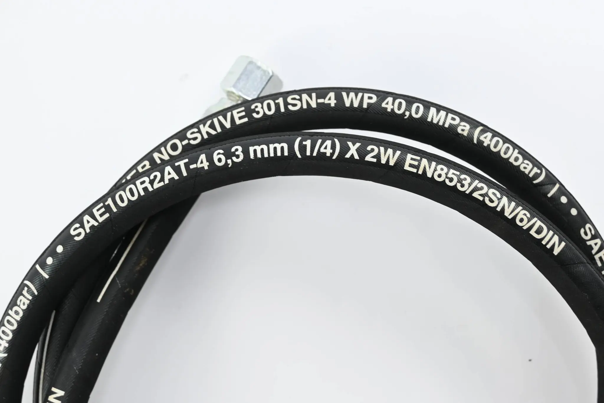 Produktfoto 1 von Parker Hydraulikschlauch NO-SKIVE 301SN-4 WP ( SAE100R2AT-4 ) 1,80m