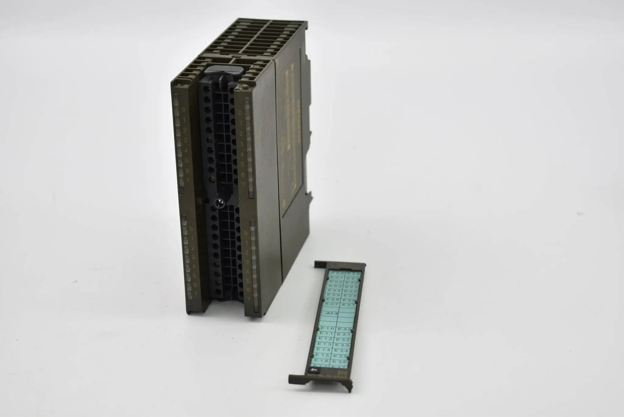 Produktfoto 1 von Siemens Simatic S7-300 SM321 6ES7321-1BL00-0AA0 ( 6ES7 321-1BL00-0AA0 )