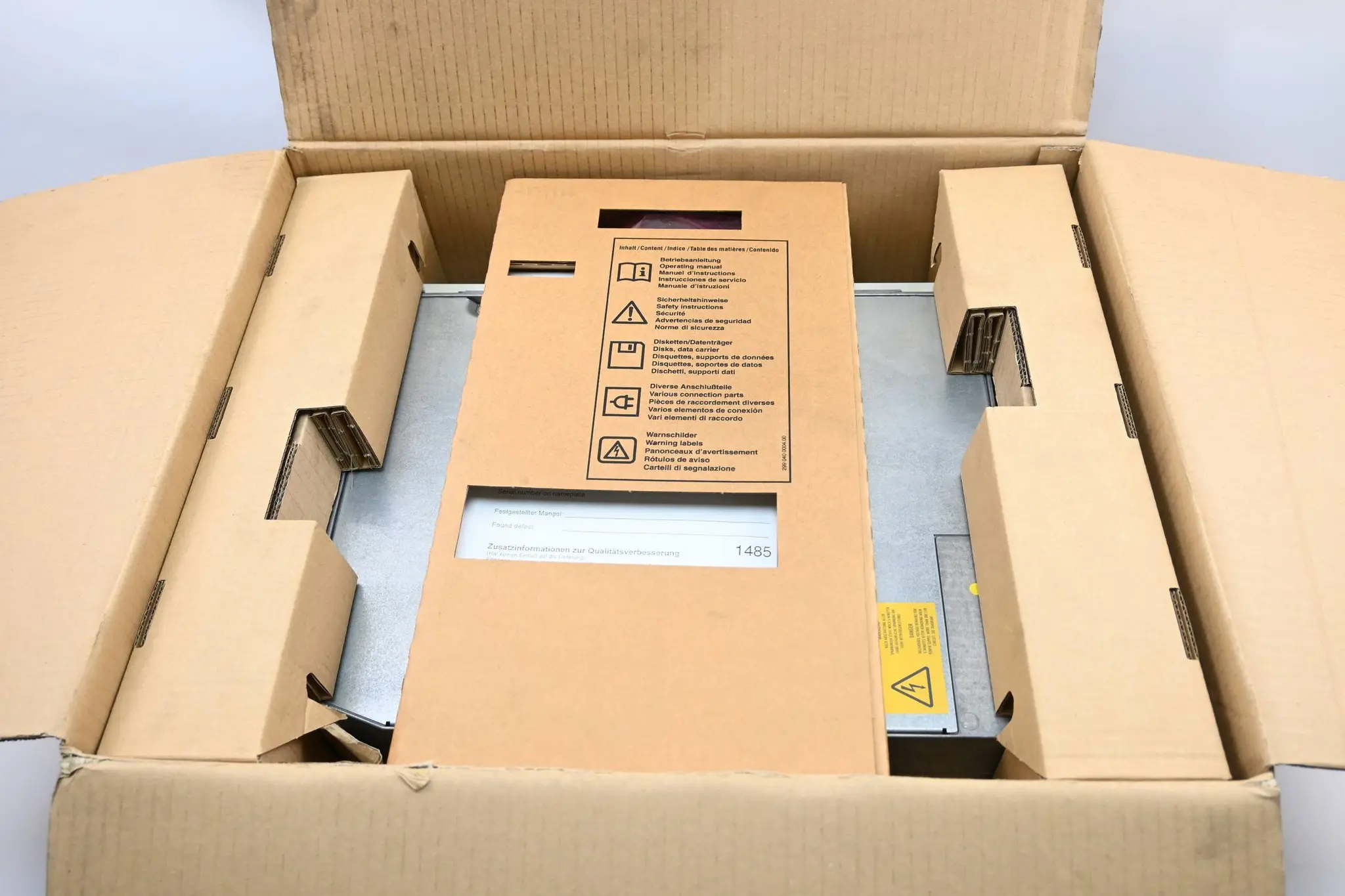 Produktfoto 1 von Siemens Simovert 6SE7021-3EB61-Z ( 6SE7 021-3EB61-Z ) Z= G91+G95+K01+K11+ E.B
