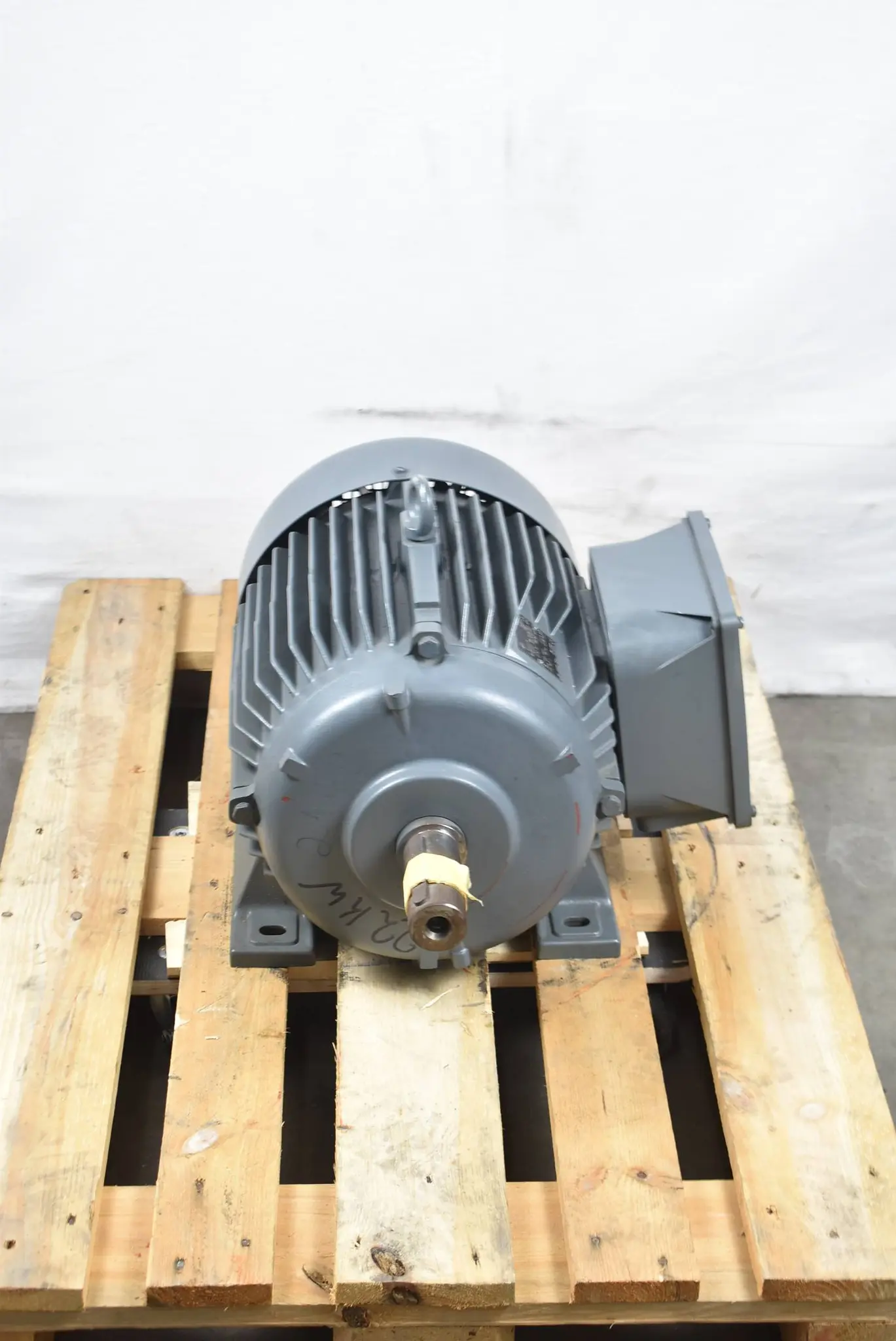 Produktfoto 1 von ATB Motor 22kW 690/400V 380-420V 3~ MOT. 180M R18,5/2-75 IMB3