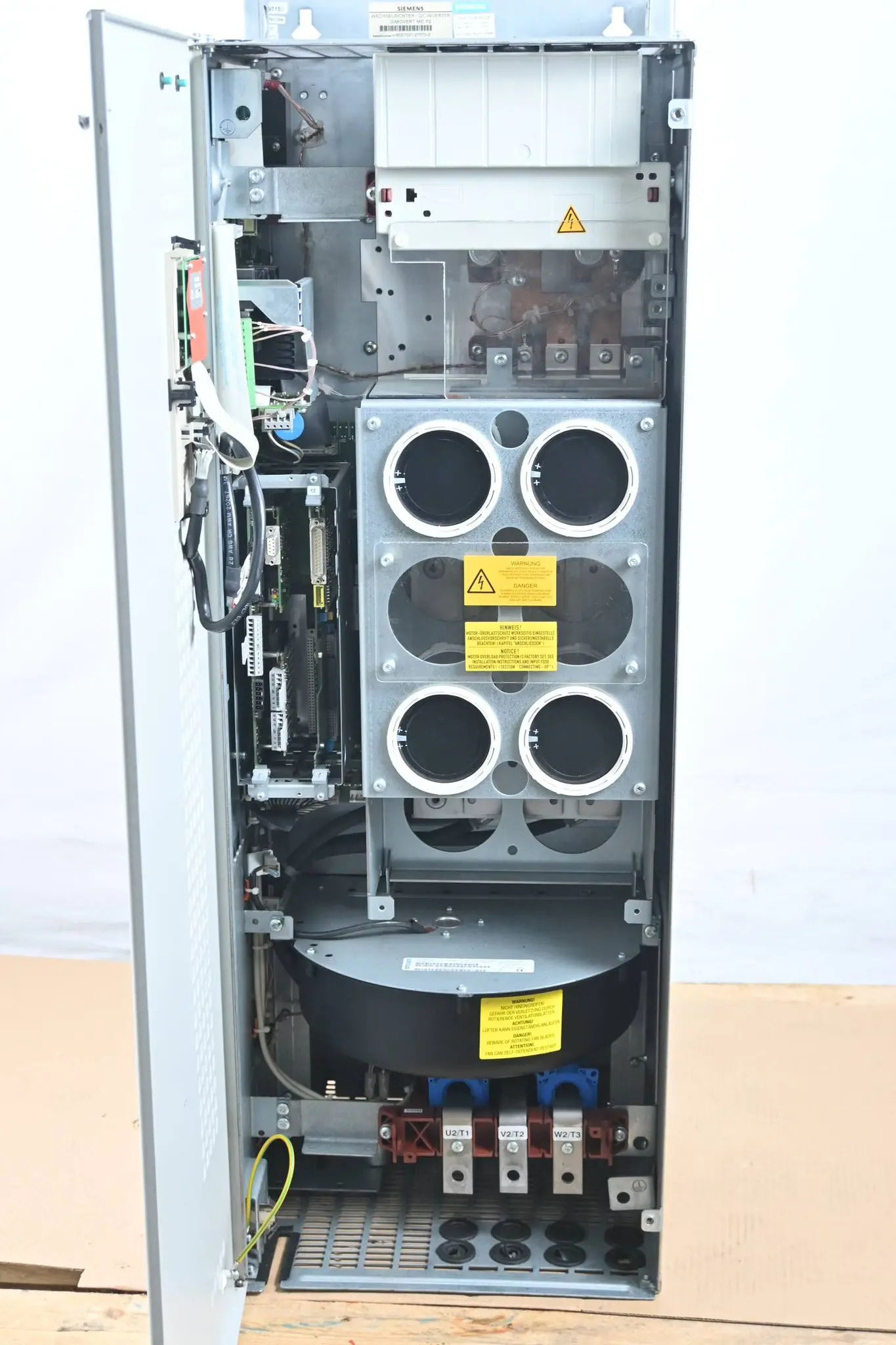 Produktfoto 1 von Siemens Simovert MC P2 Wechselrichter 6SE7031-2TF70-Z ( 6SE7 031-2TF70-Z )Ver. E