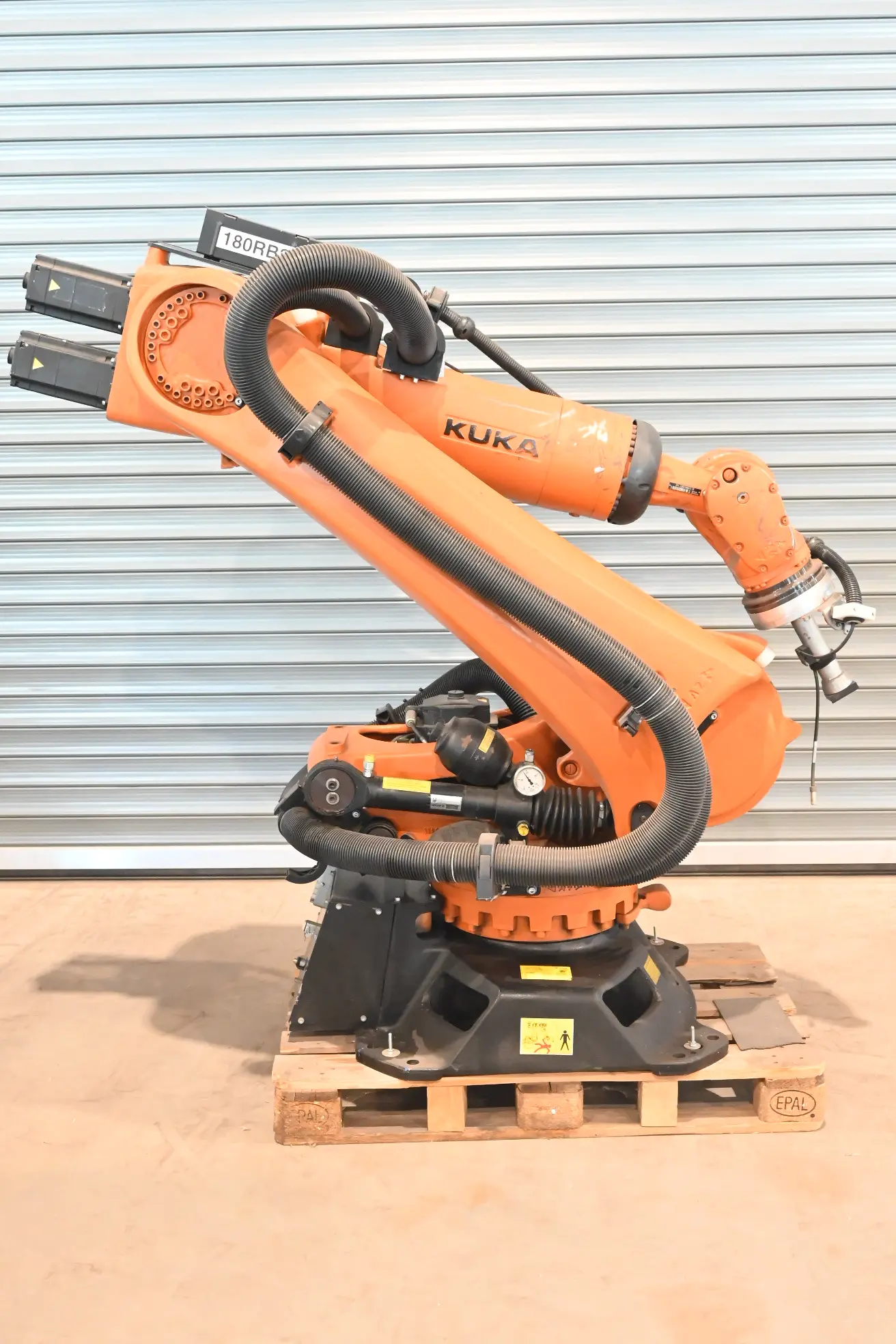 Produktfoto 1 von Kuka Industrieroboter KR 180 R2900 Prime ( 10014522 ) + KRC4 ( 11013111 )