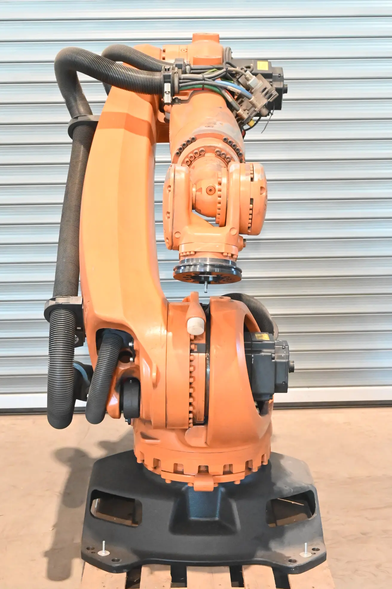 Produktfoto 1 von Kuka Industrieroboter KR 180 R2900 Prime ( 1004400 ) + KRC4 ( 11013095 )
