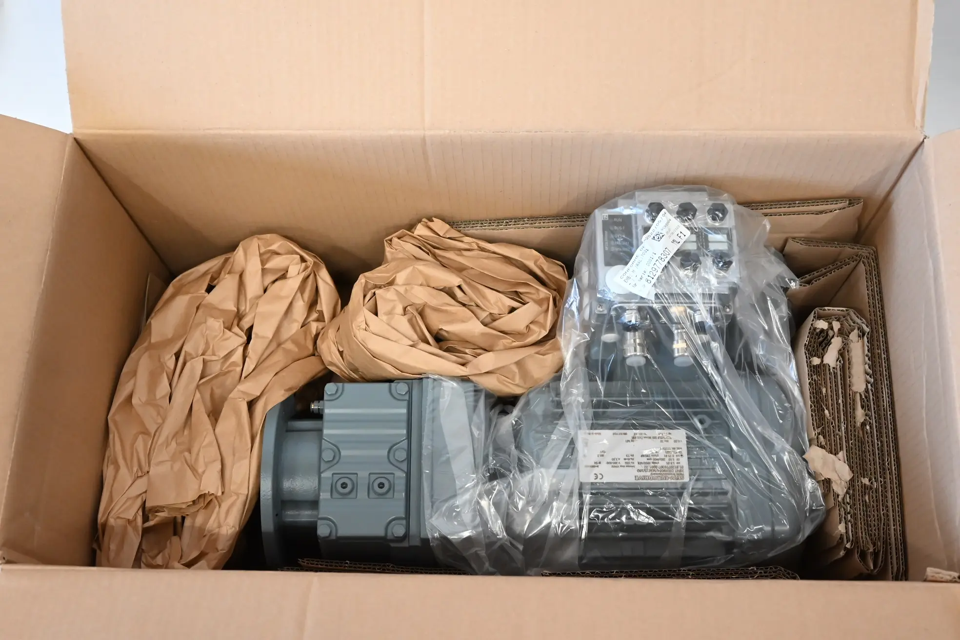 Produktfoto 1 von SEW-Eurodrive Getriebemotor RF47 DRN90S4/MM15/MO ( RF47DRN90S4/MM15/MO )