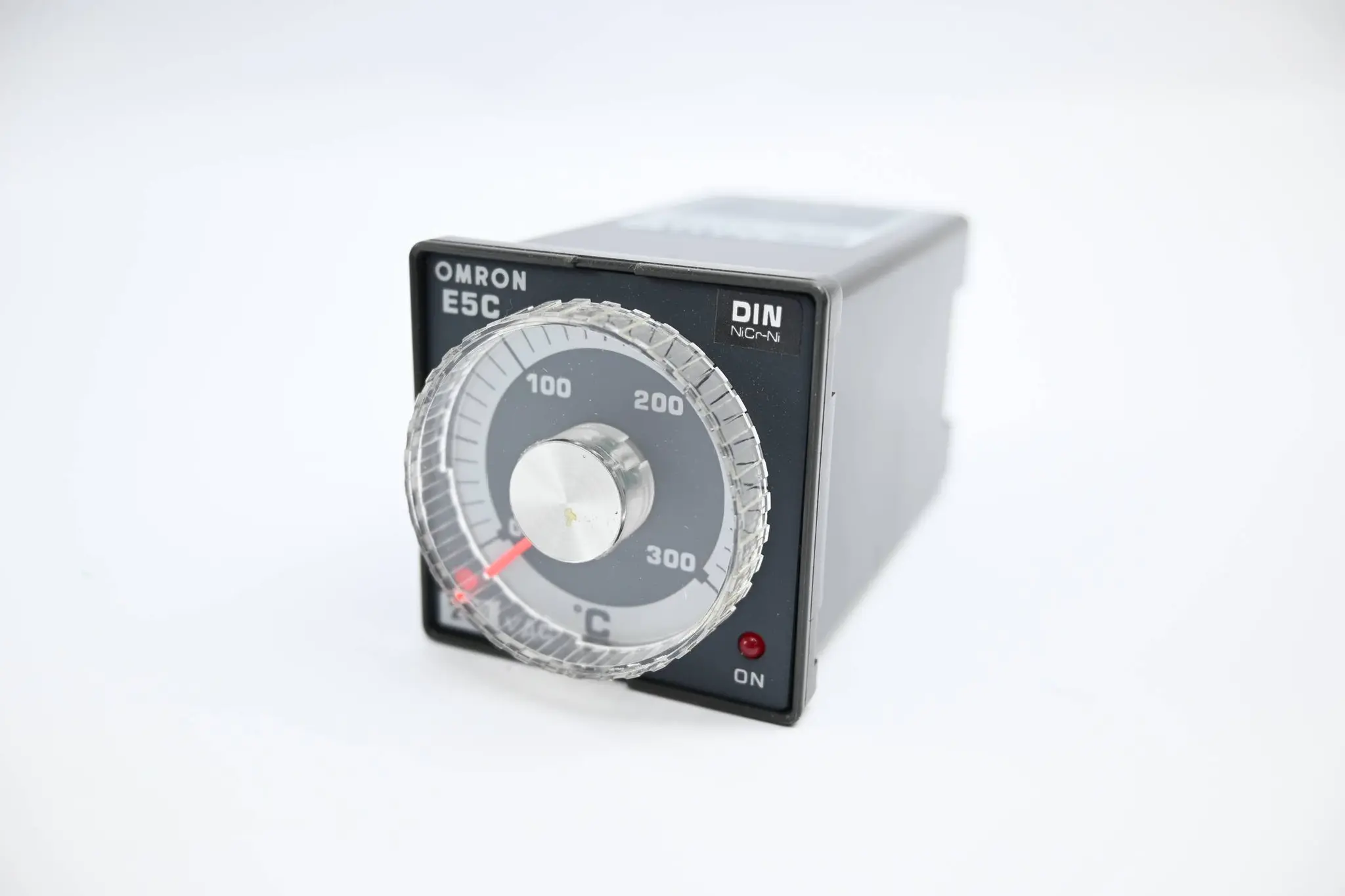 Produktfoto 1 von Omron Temperatur Controller 0-300°C 220 VAC ( E5C-CADIN )