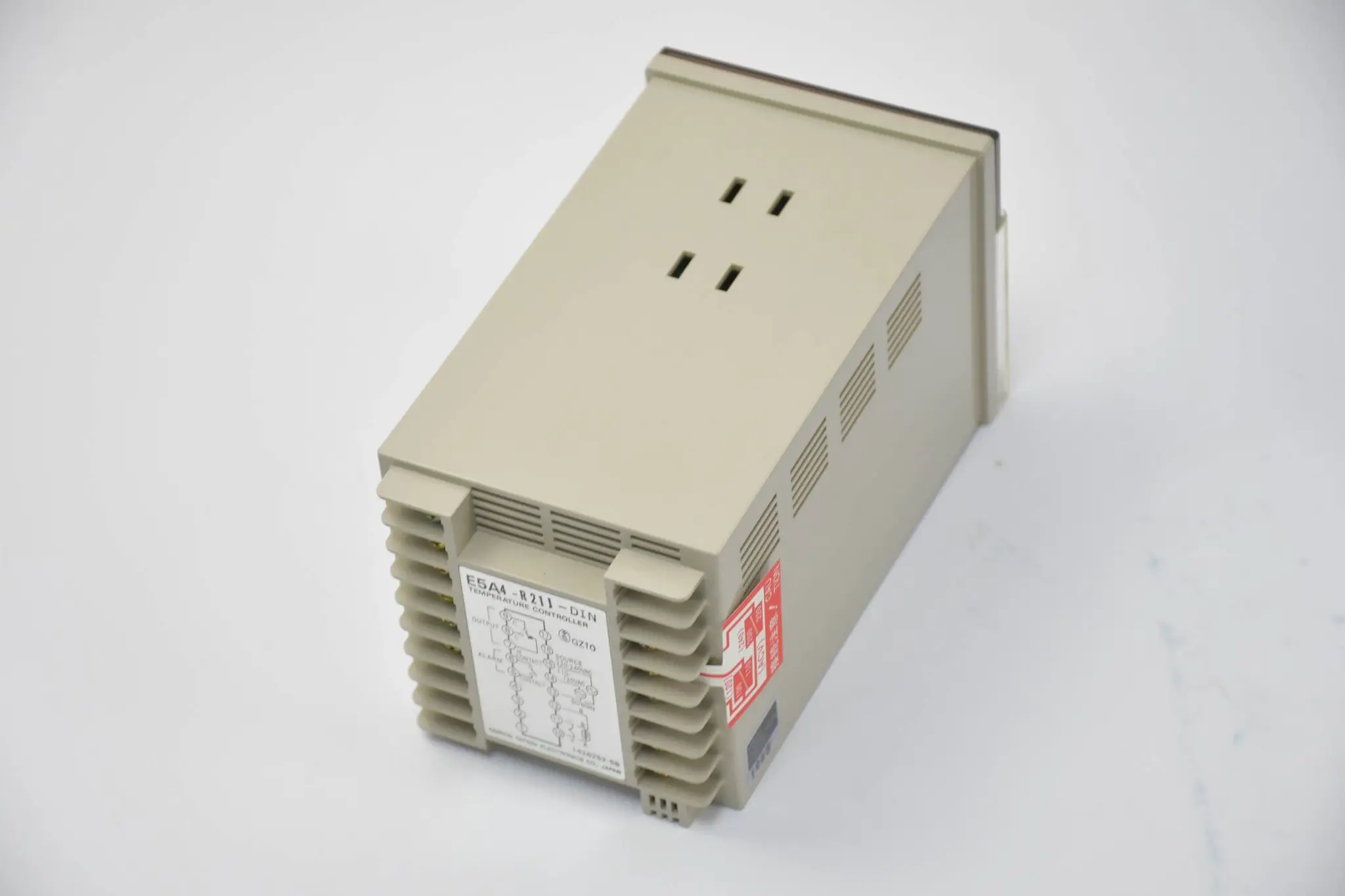 Produktfoto 1 von Omron Temperatur Controller 0~399 °C AC110/120 / 220/240V ( E5A4-R21J-DIN )