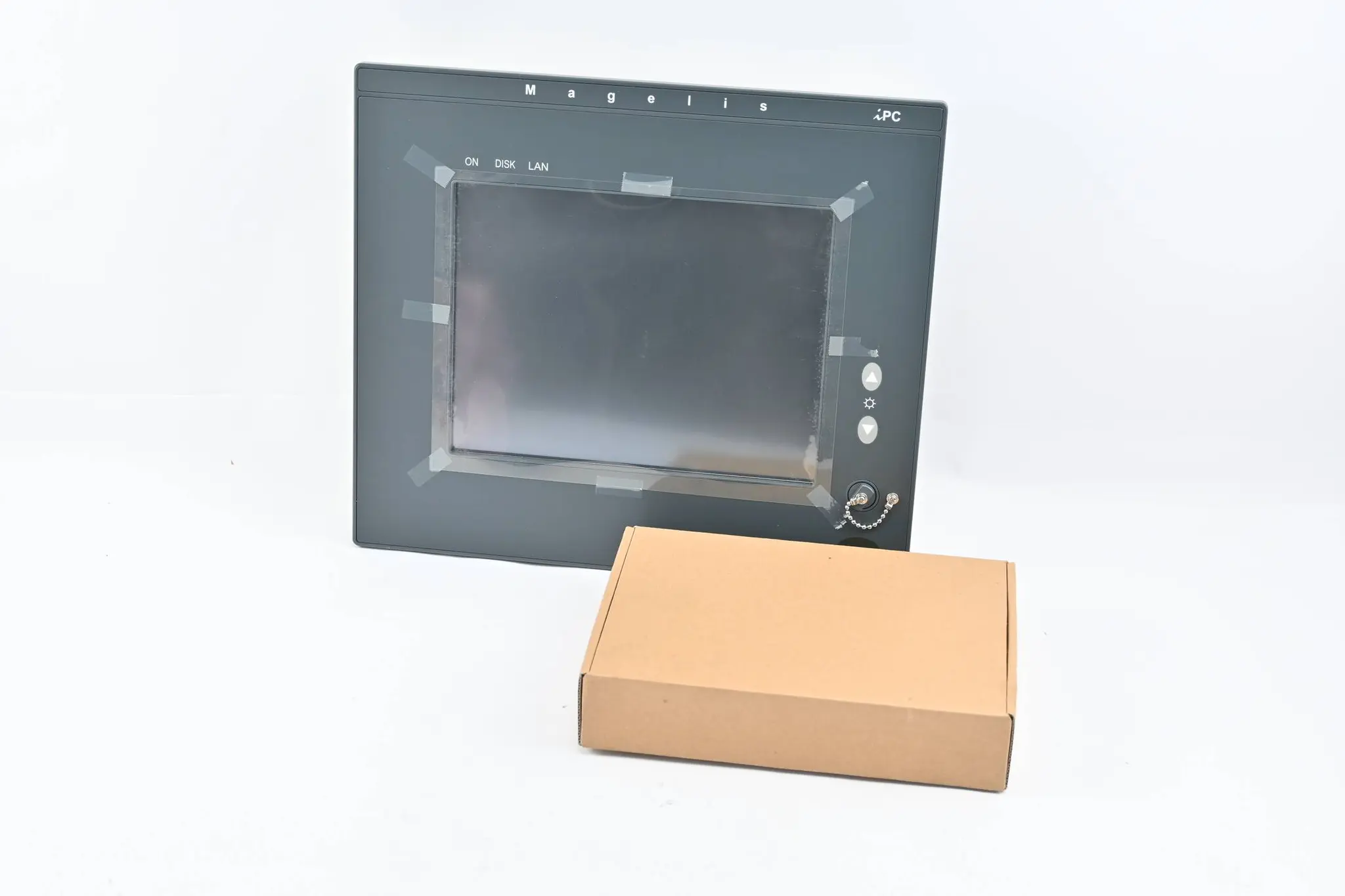 Produktfoto 1 von Schneider Electric Magelis Modular IPC Front Panel 12" TS MPCNT20NNN00N