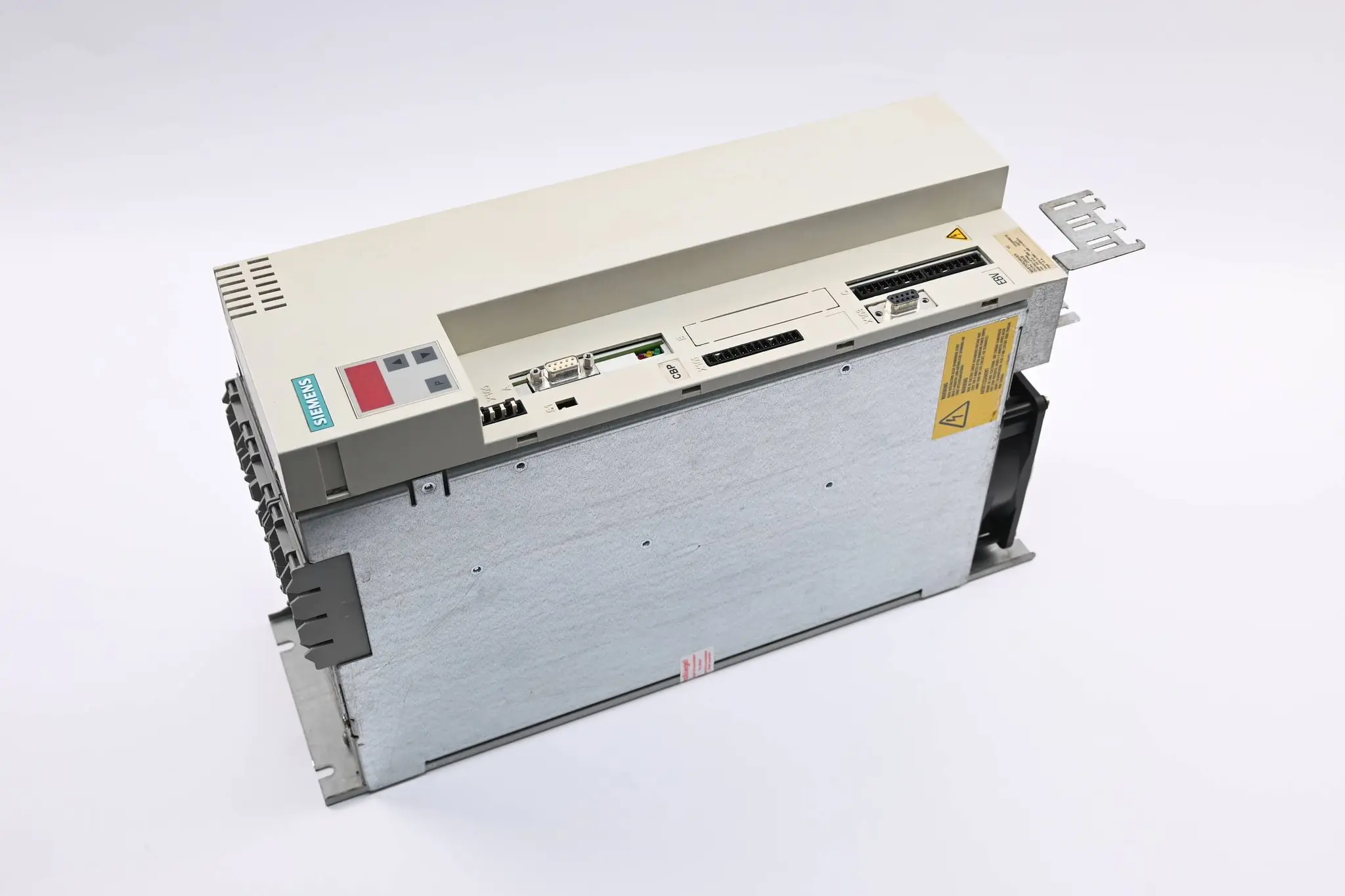 Produktfoto 1 von Siemens Frequenzumrichter 6SE7021-3TP60-Z ( 6SE7 021-3TP60-Z ) Z= G91 + K80 E. F
