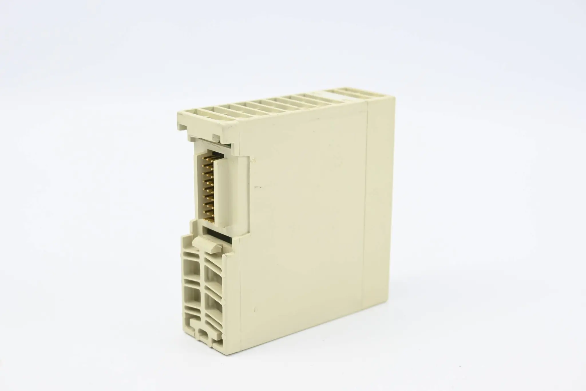 Lenze Digitales Ausgangsmodul EPM-T223 ( DO 16xDC24V 1A ) EPM-T223 1C