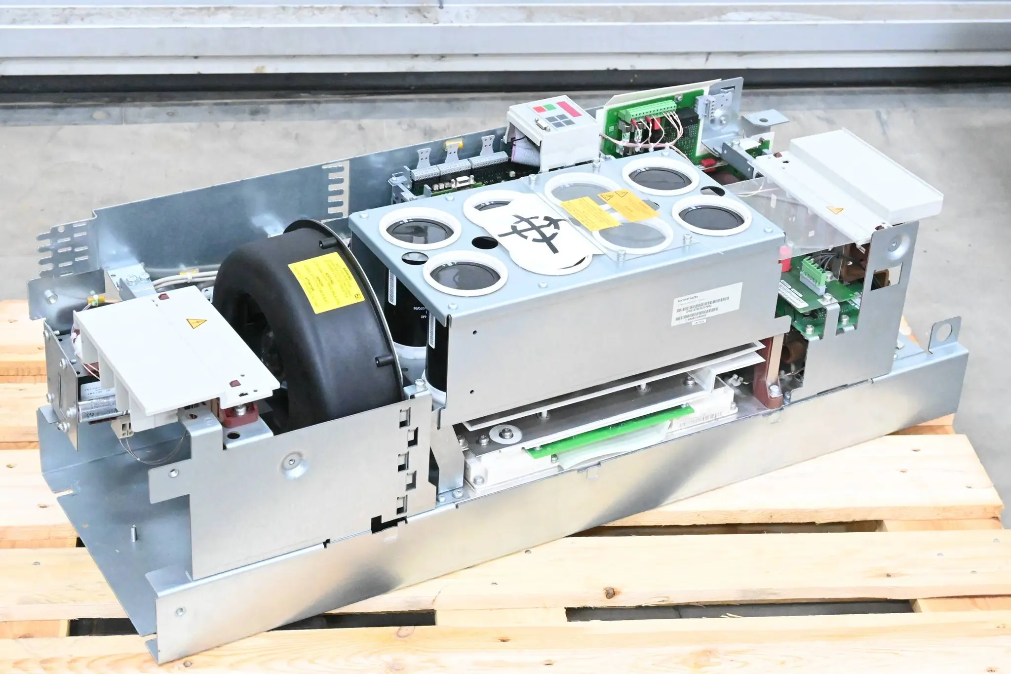 Produktfoto 1 von Siemens Simovert Frequenzumrichter 6SE7031-1FF60-Z ( Z= K11 + L20 ) Ver. K