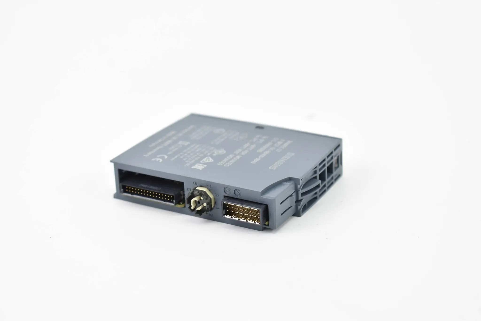 Produktfoto 1 von Siemens simatic ET 200SP digital 6ES7 131-6BH00-0BA0 ( 6ES7131-6BH00-0BA0 ) E6