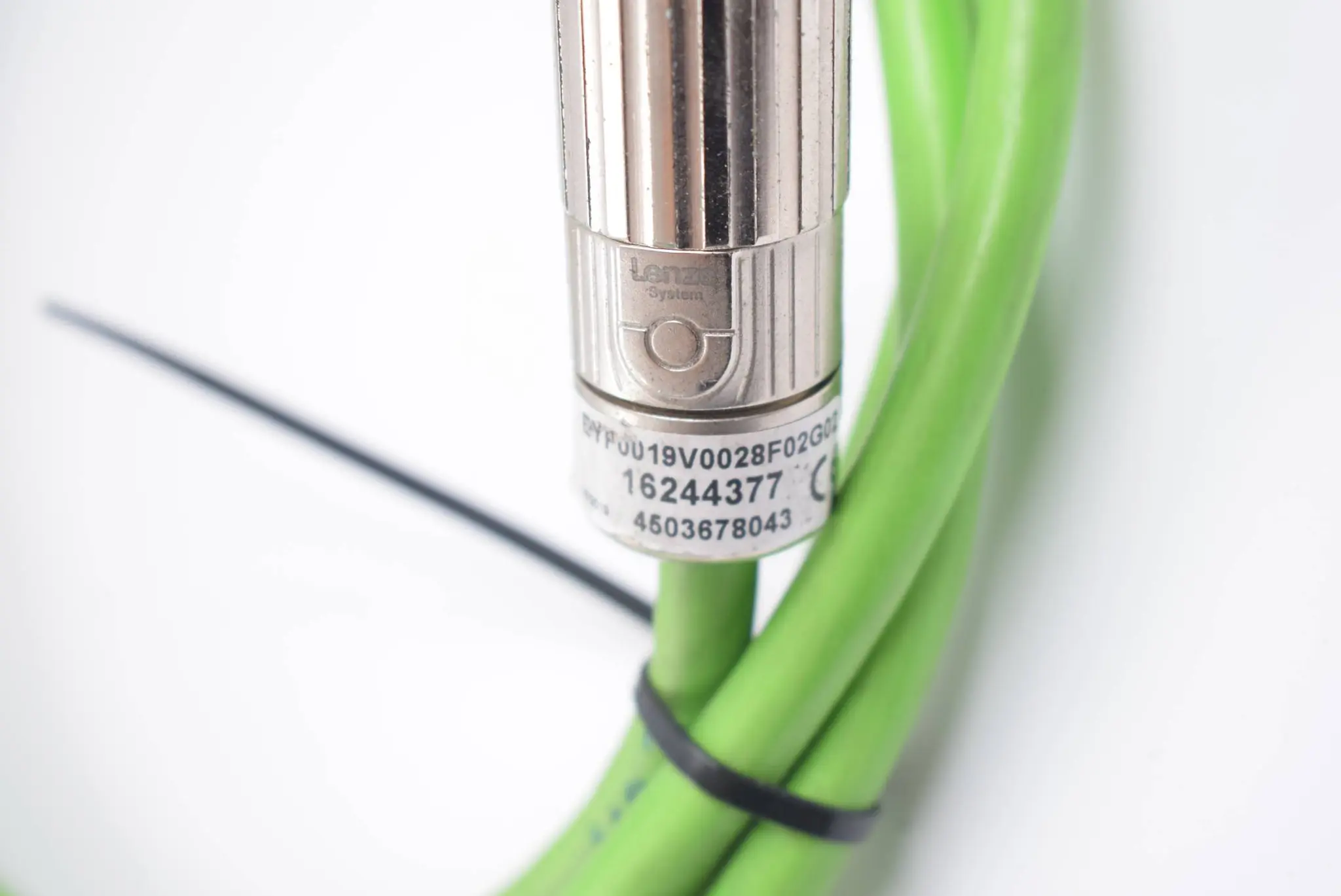 Produktfoto 1 von Lenze Motorkabel EYF0019V0028F02G02 4x2x0,14+2x1,0 mm² ( 16244377 ) 13472808