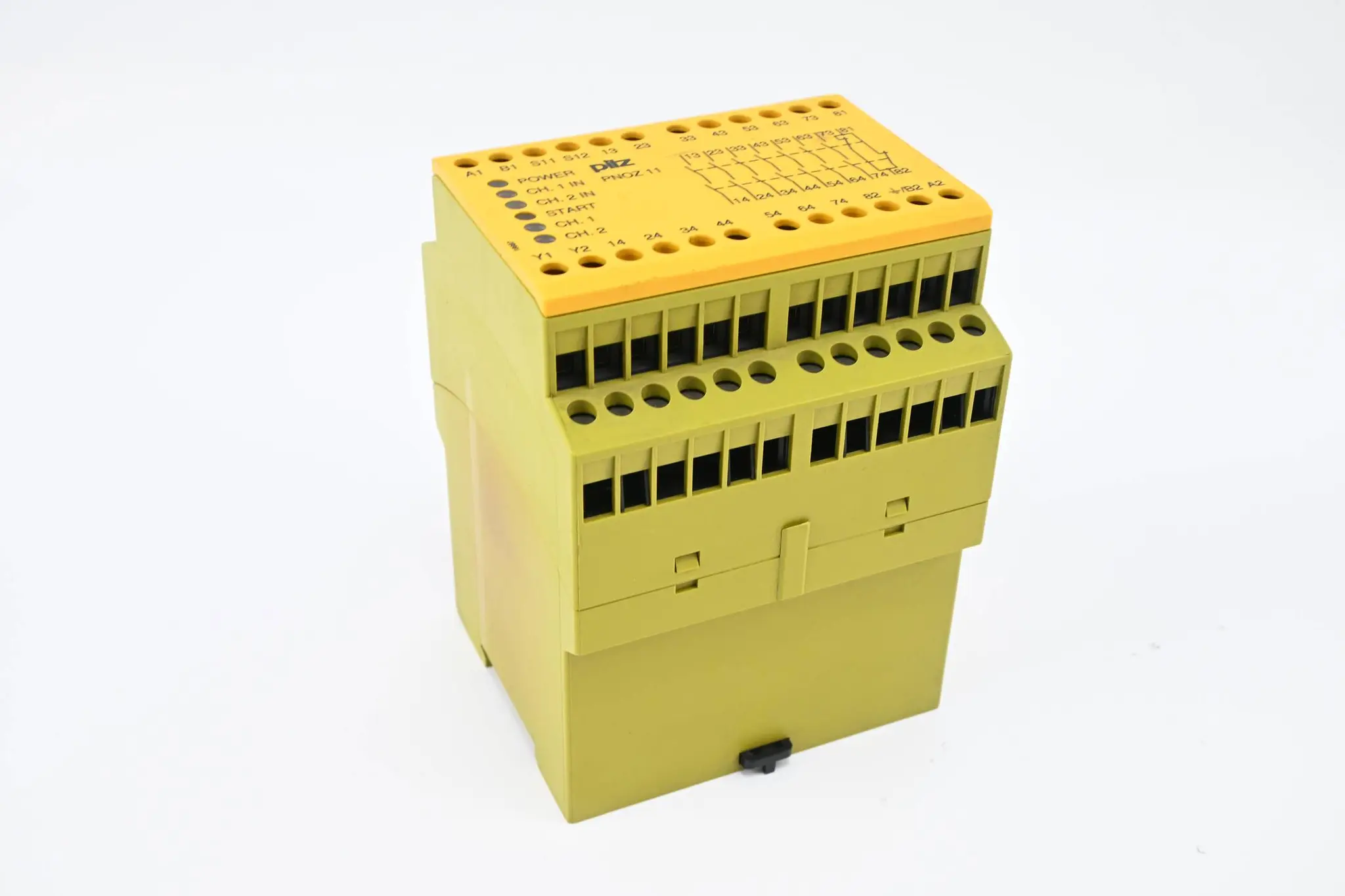 Produktfoto 1 von Pilz Sicherheitsrelais PNOZ11 230VAC/24VDC 7S1Ö ( 774086 )