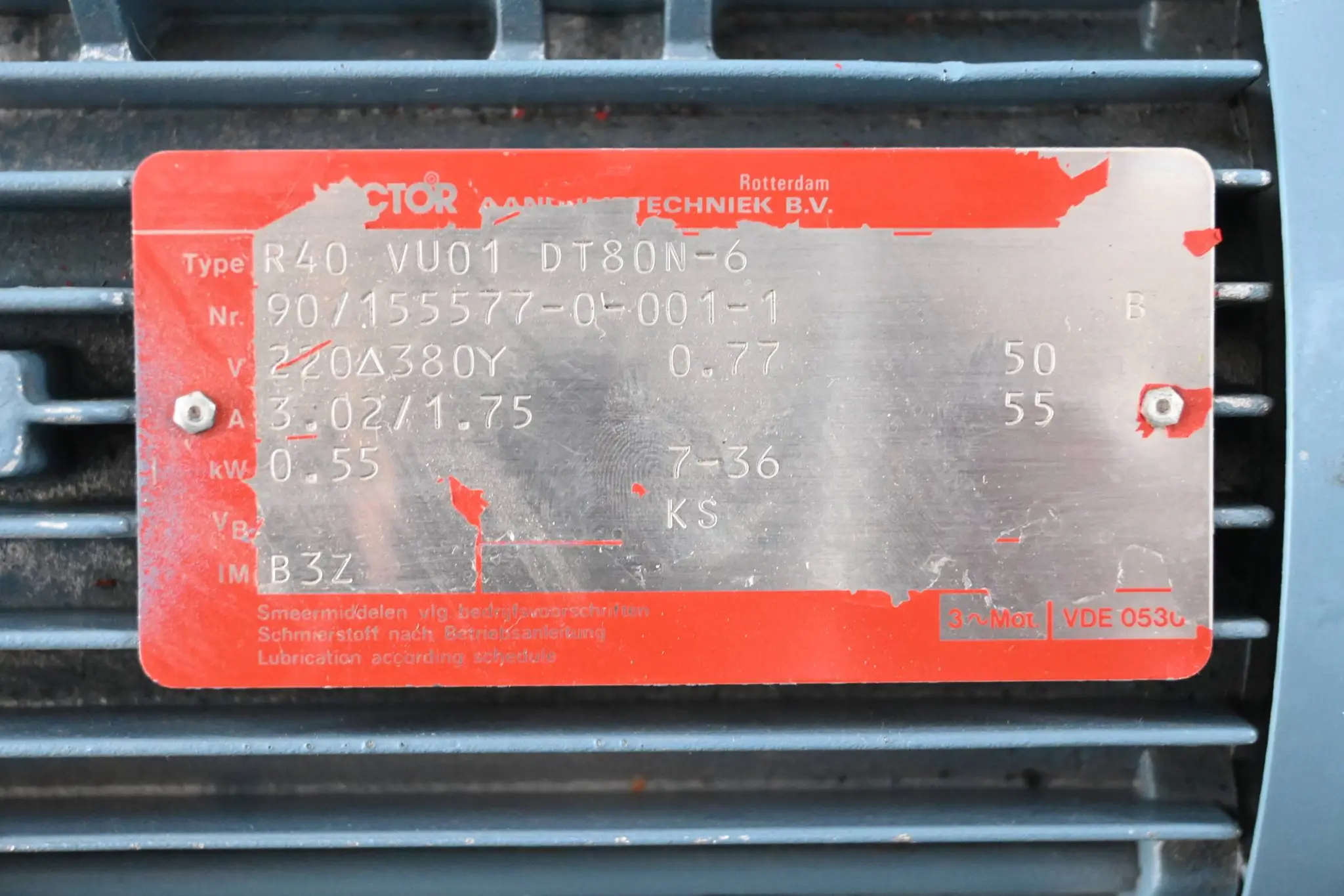 Produktfoto 1 von SEW Vector Getriebemotor R40 VU01 DT80N-6 ( R40VU01DT80N-6 )