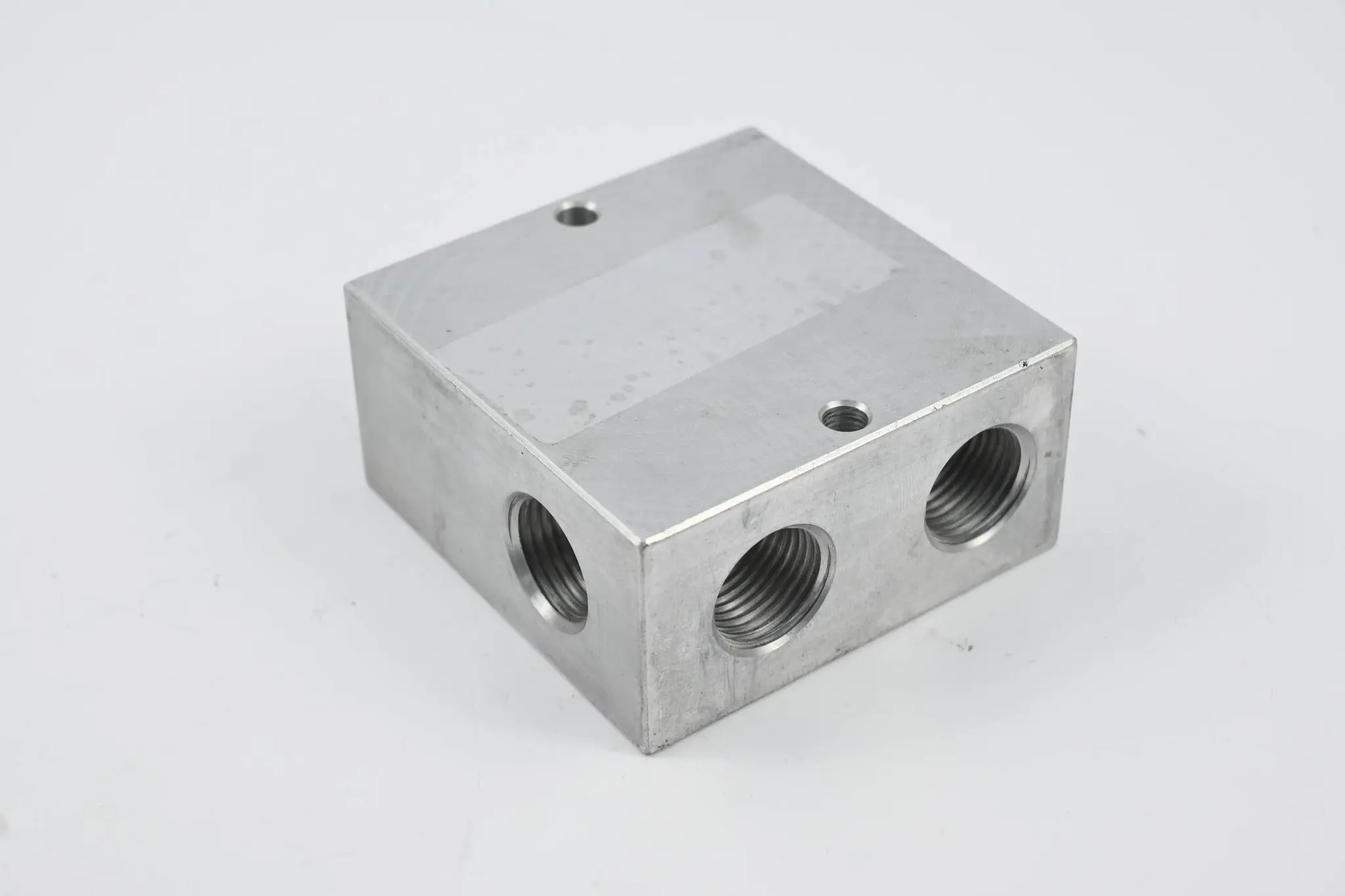 Produktfoto 1 von Hydraulischer Ventilblock Durchflusswächter 8x8x4cm
