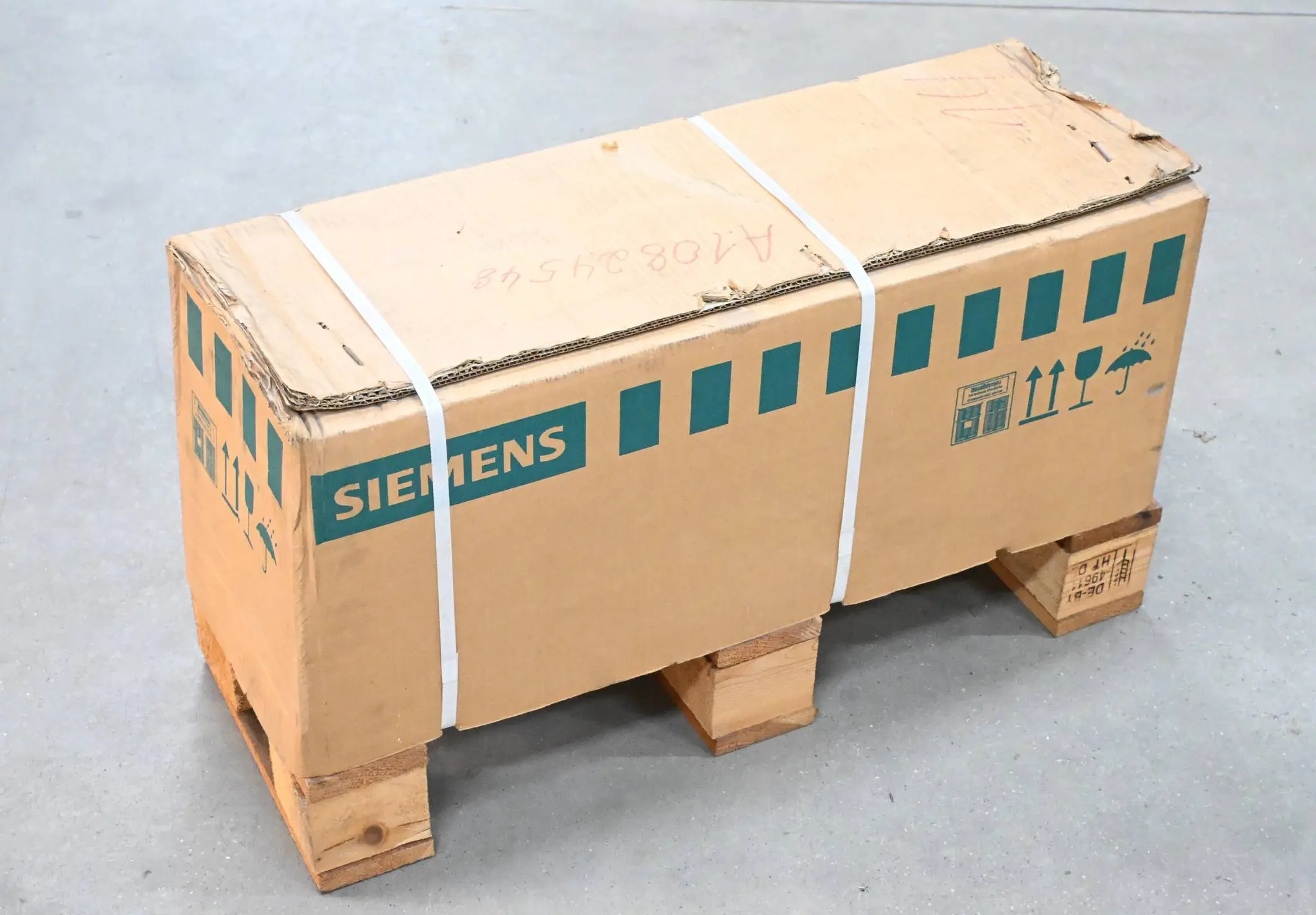 Produktfoto 1 von Siemens Simotics S Synchronservomotor 1FT6105-1AC71-4EG1 ( 1FT6 105-1AC71-4EG1 )