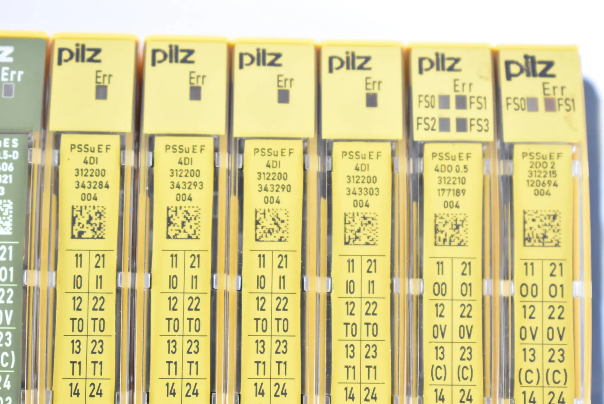 Produktfoto 1 von Pilz Steuerungssystem 312043 inkl. Digital Ein-/ Ausgabe Standard
