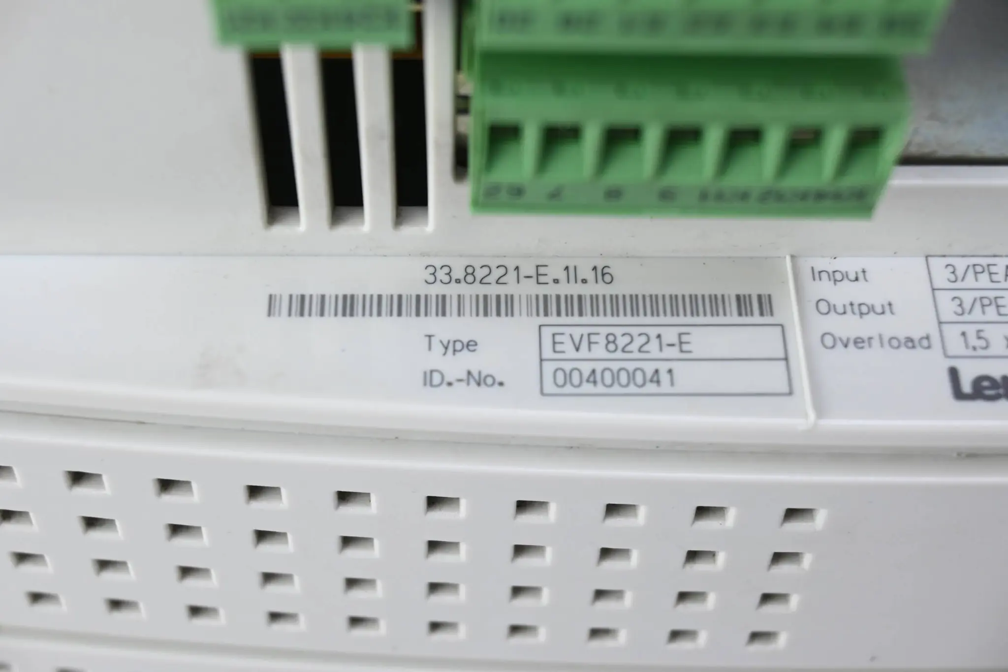 Produktfoto 1 von Lenze Frequenzumrichter EVF8221-E ( 00400041 ) 33.8221-E.1I.16