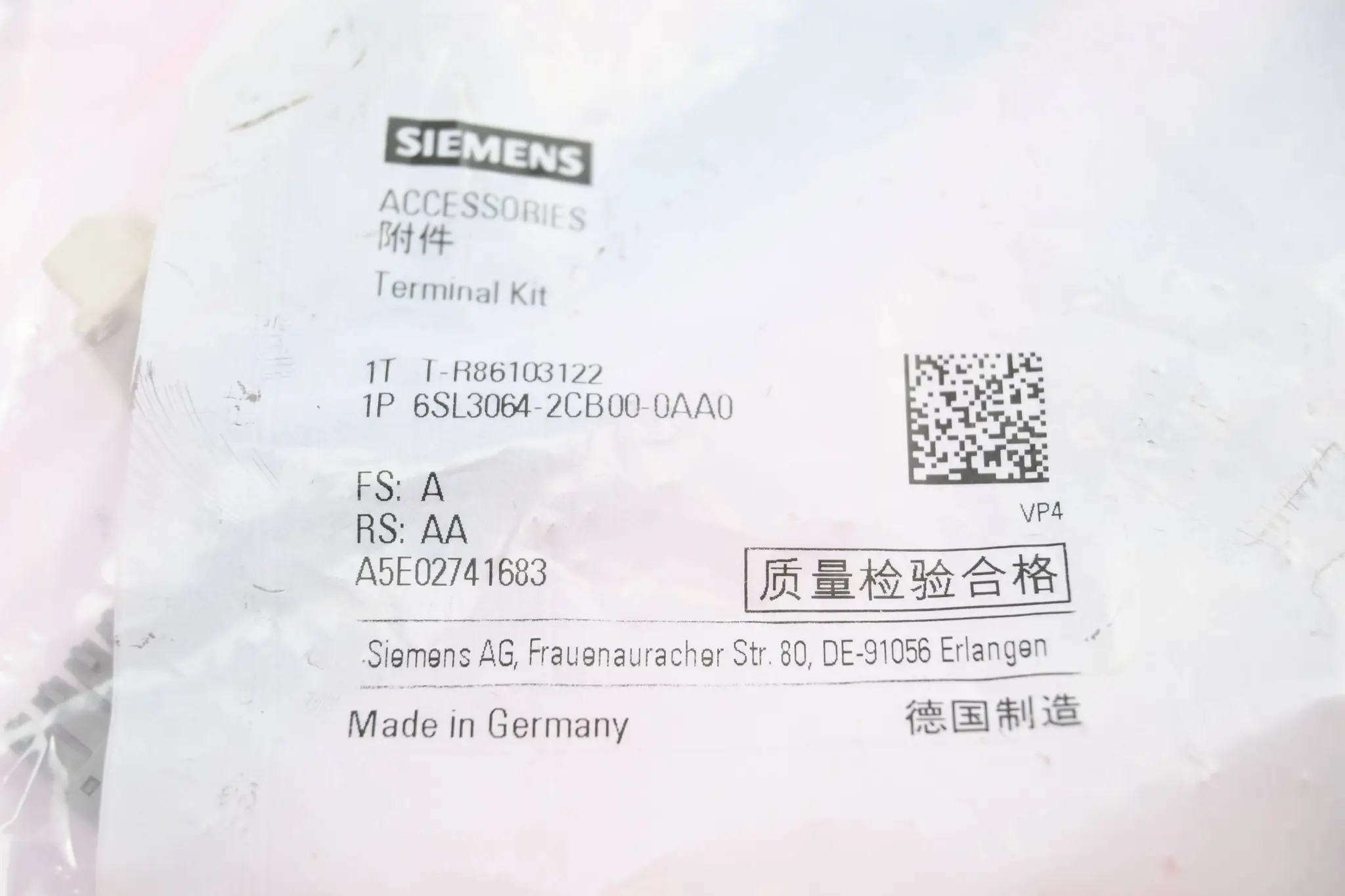 Produktfoto 1 von Siemens Terminal Kit 6SL3064-2CB00-0AA0 ( 6SL3 064-2CB00-0AA0 )