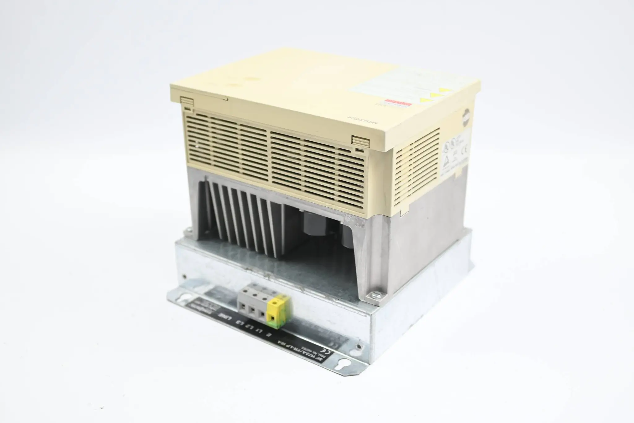 Produktfoto 1 von Mitsubishi Frequenzumrichter FR-A044-2.2K-EC ( 2,2kW ) +Timonta SF1173A/FR-LP16A