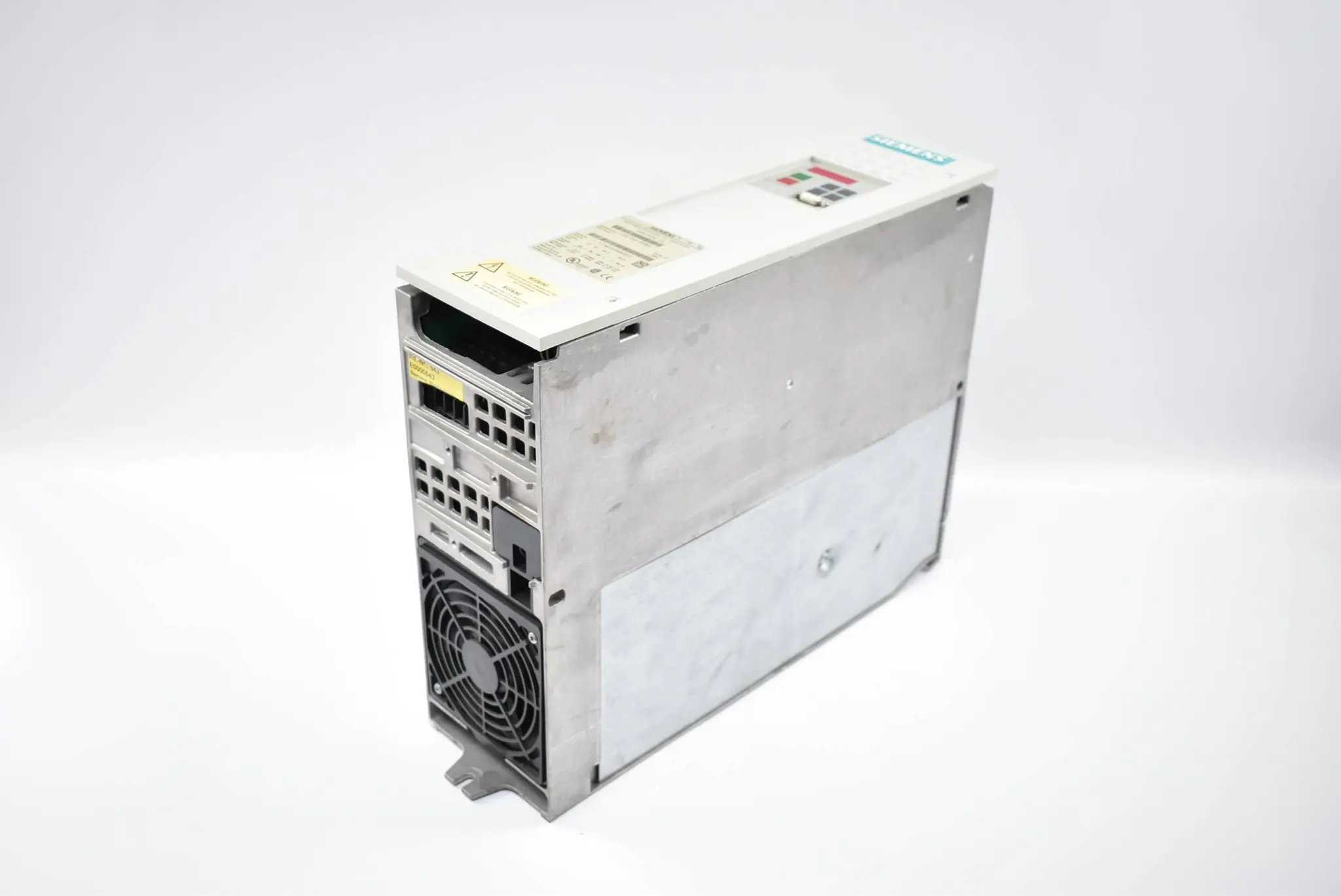 Produktfoto 1 von Siemens Simovert VC Wechselrichter 6SE7021-8TB61 ( 6SE7 021-8TB61 ) E.C