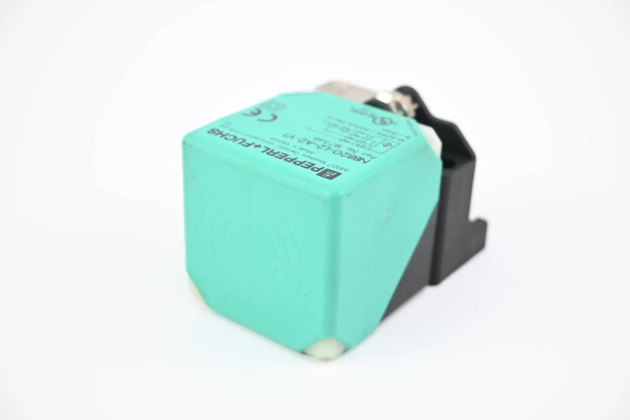 Produktfoto 1 von Pepperl + Fuchs Induktiver Sensor NBB20-L2-A2-V1 ( 187548 )