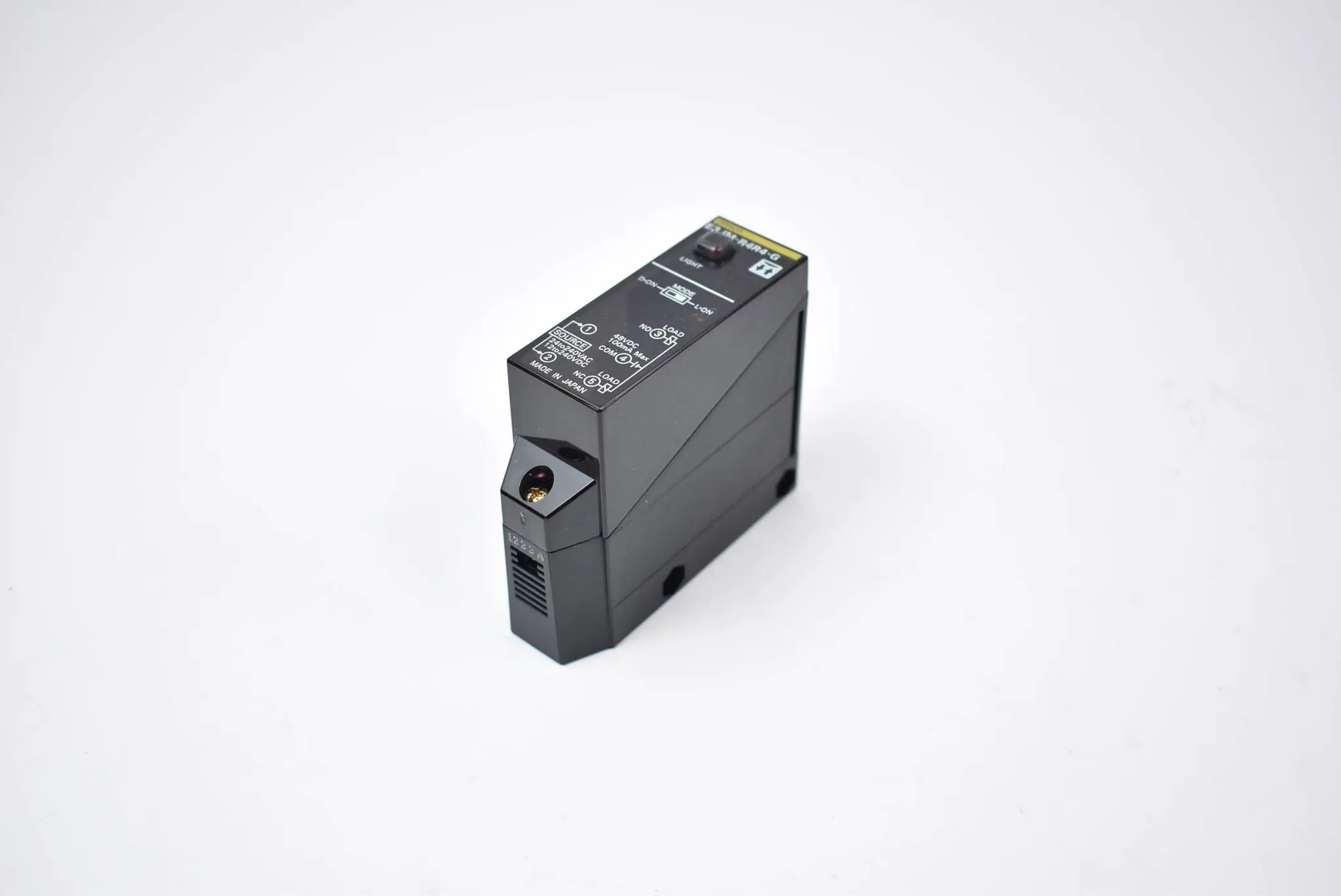 Produktfoto 1 von Omron Photoelectric Switch E3JM-R4R4-G 24-240 VAC 12-240 VDC