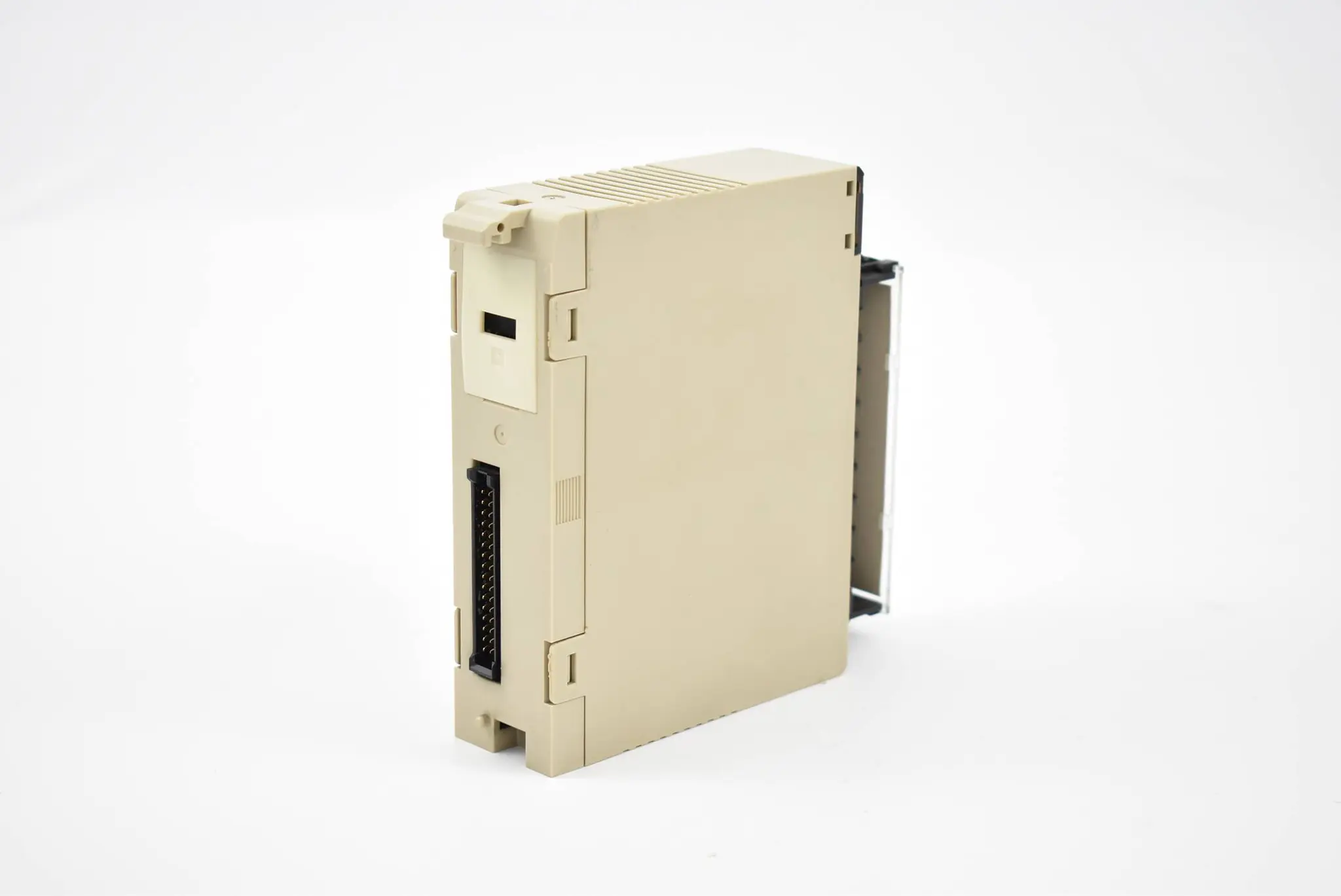 Produktfoto 1 von Omron Ausgangsmodul C200H-OC225 ( 250VAC 24VDC )