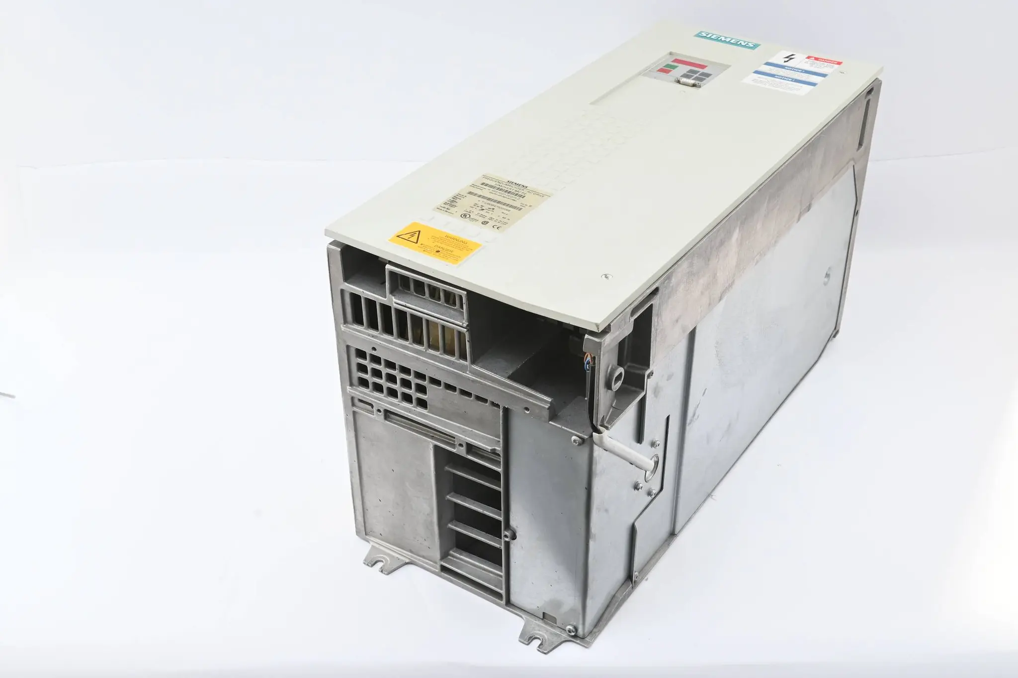 Produktfoto 1 von Siemens Simovert Masterdrive 6SE7027-2ED71-Z Z= C43+F01+G91+K01+K11+K80+