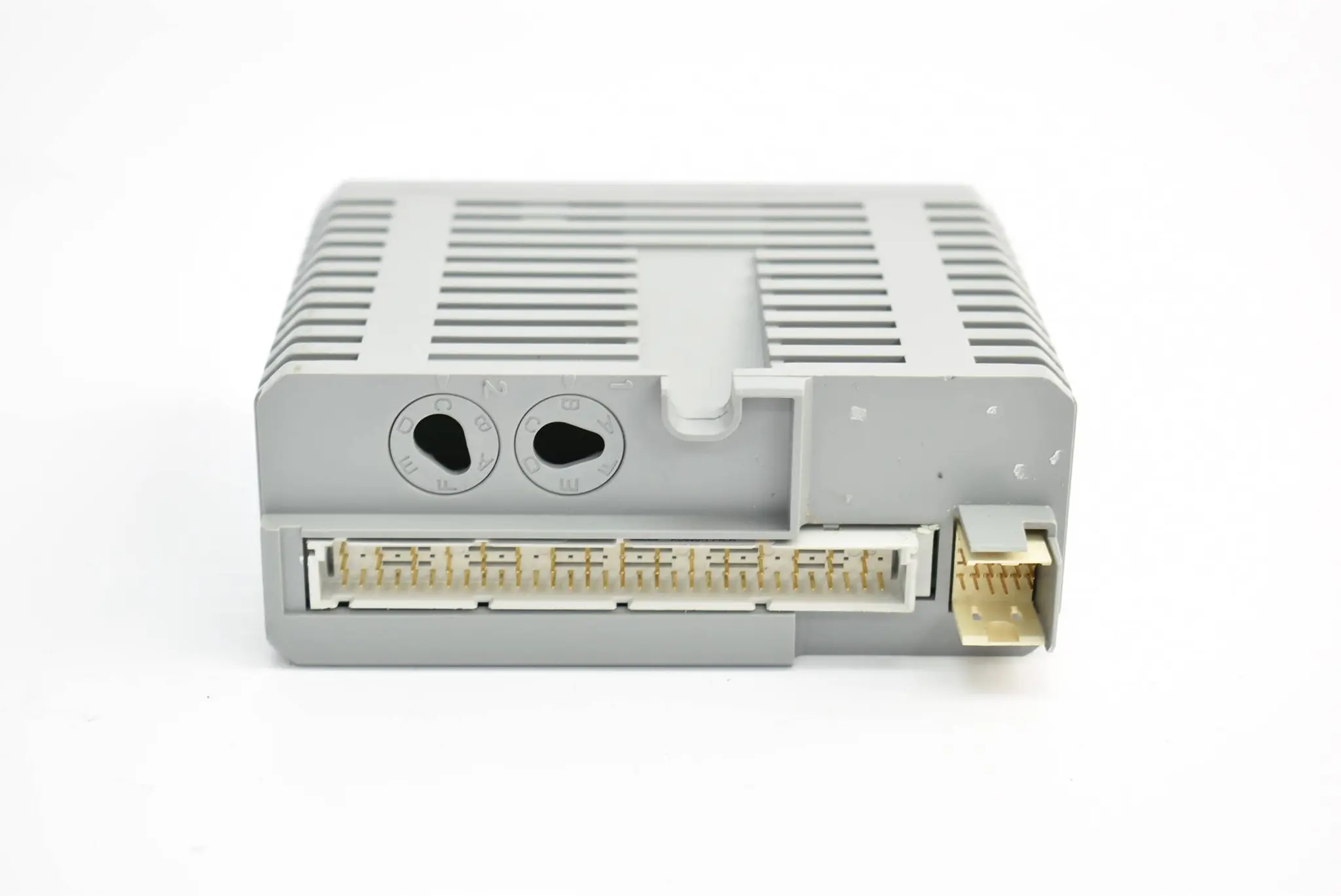 Produktfoto 1 von ABB Analoges Leistungsmodul 4 ch 20 mA 10 V Isol AO820