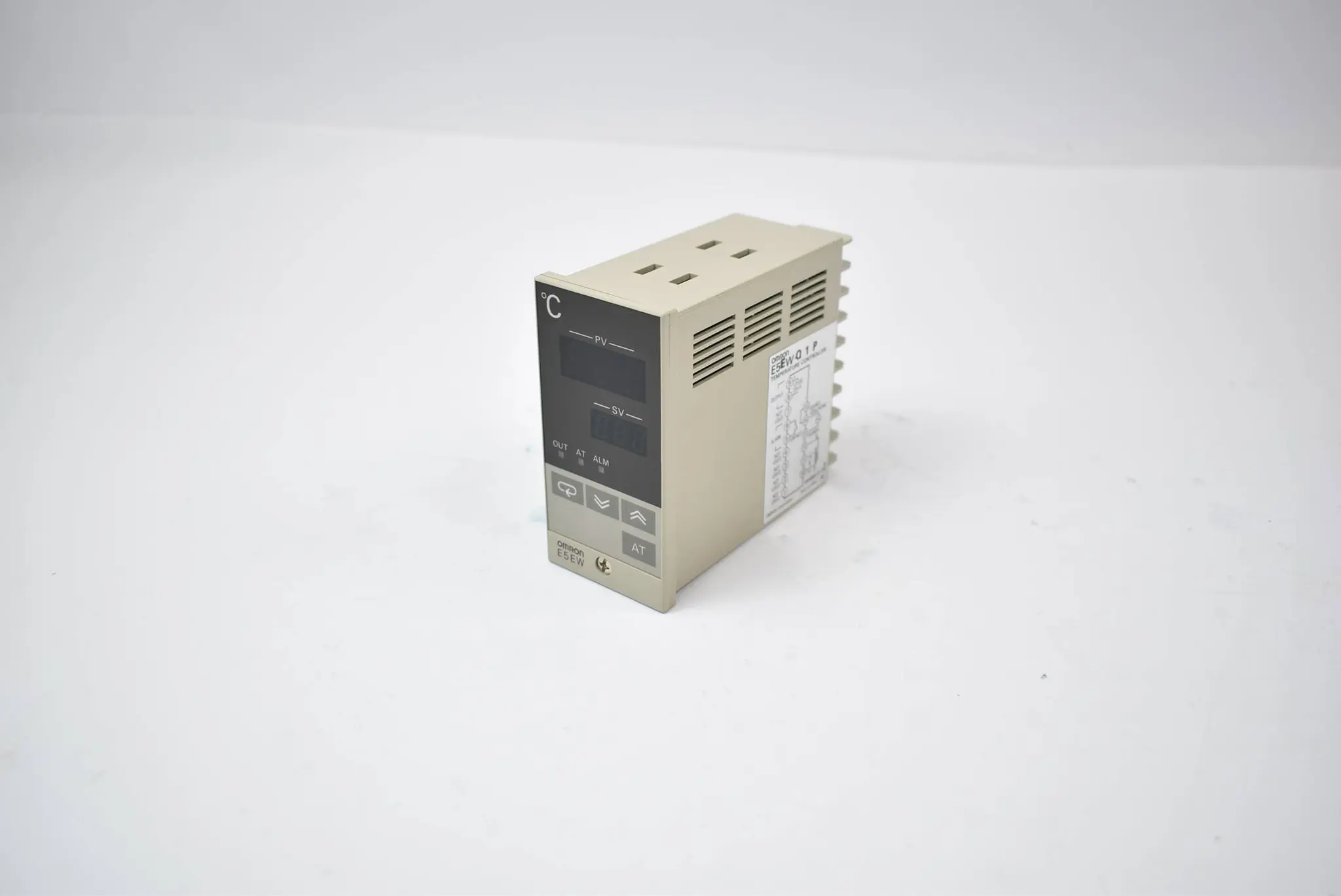 Produktfoto 1 von Omron Temperature Controller E5EW-Q1P Multi-Range 100-240 VAC