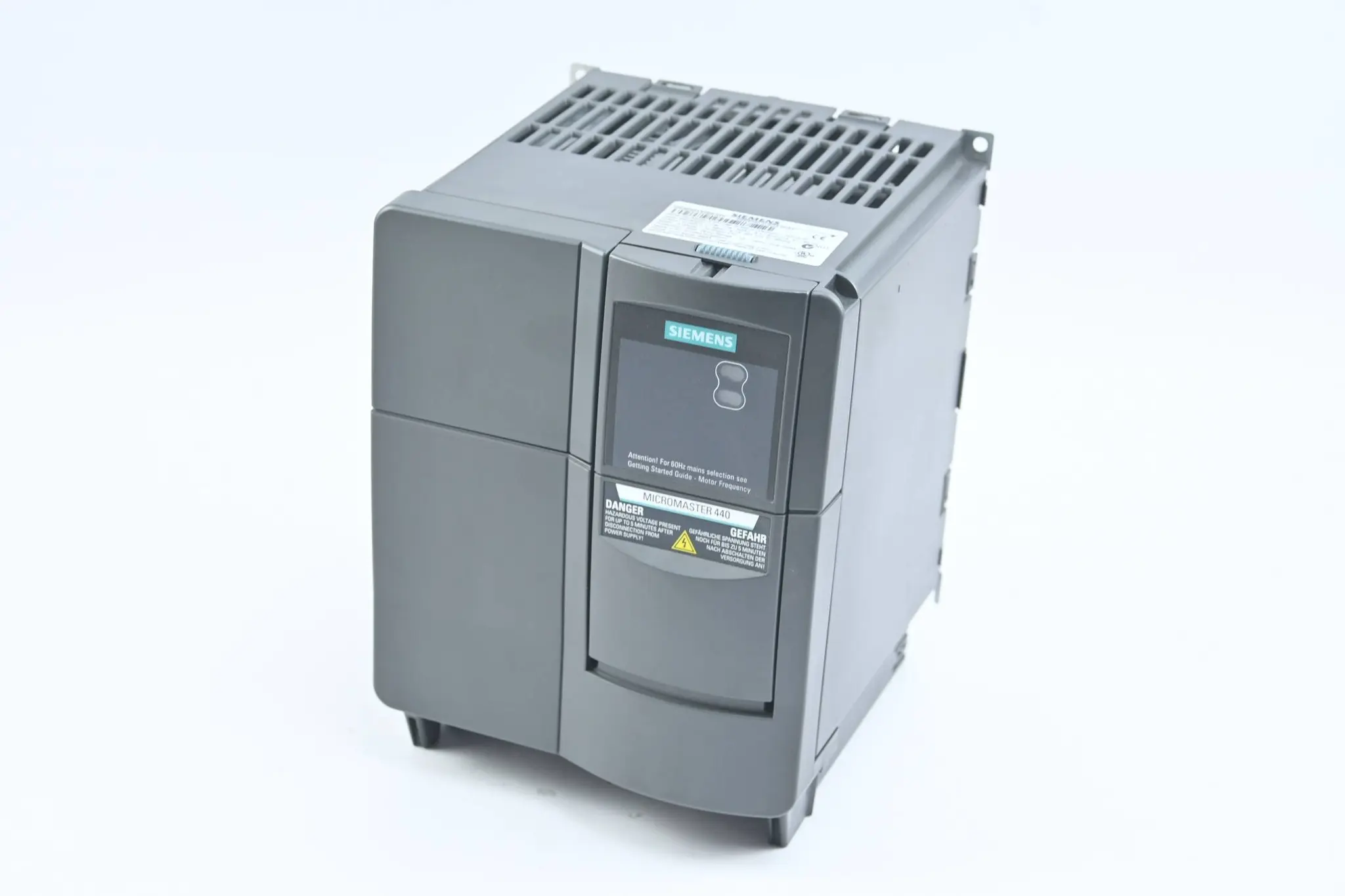 Produktfoto 1 von Siemens Micromaster 440 6SE6440-2UE24-0CA1 ( 6SE6 440-2UE24-0CA1 ) E. G01/2.20