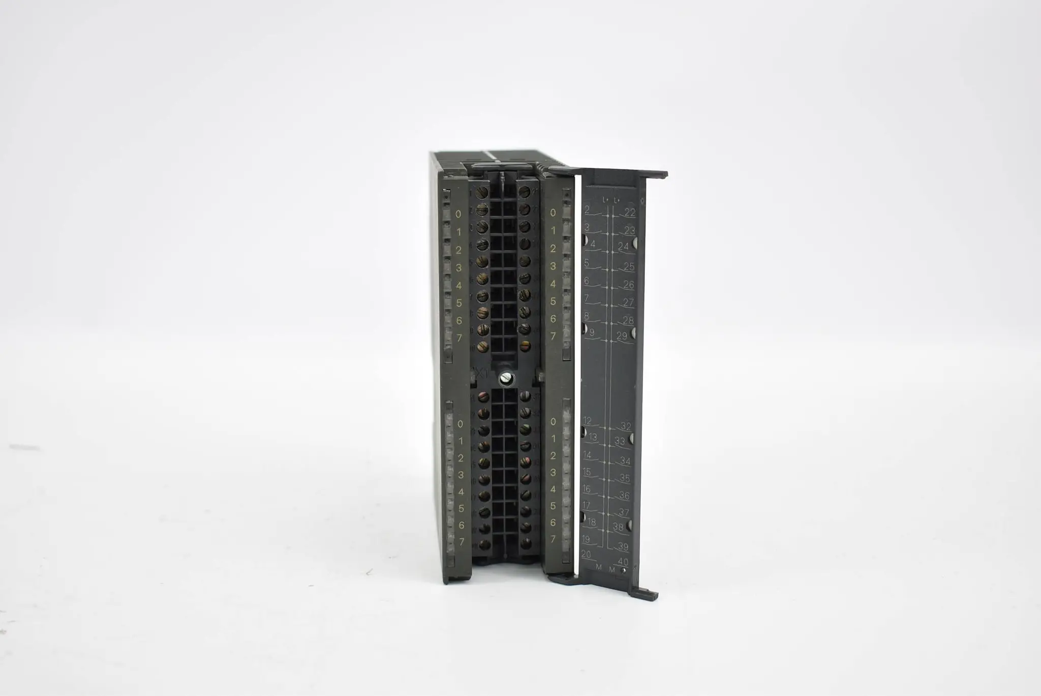 Produktfoto 1 von Siemens Simatic S7-300 Digital 6ES7321-1BL00-0AA0 ( 6ES7 321-1BL00-0AA0 )