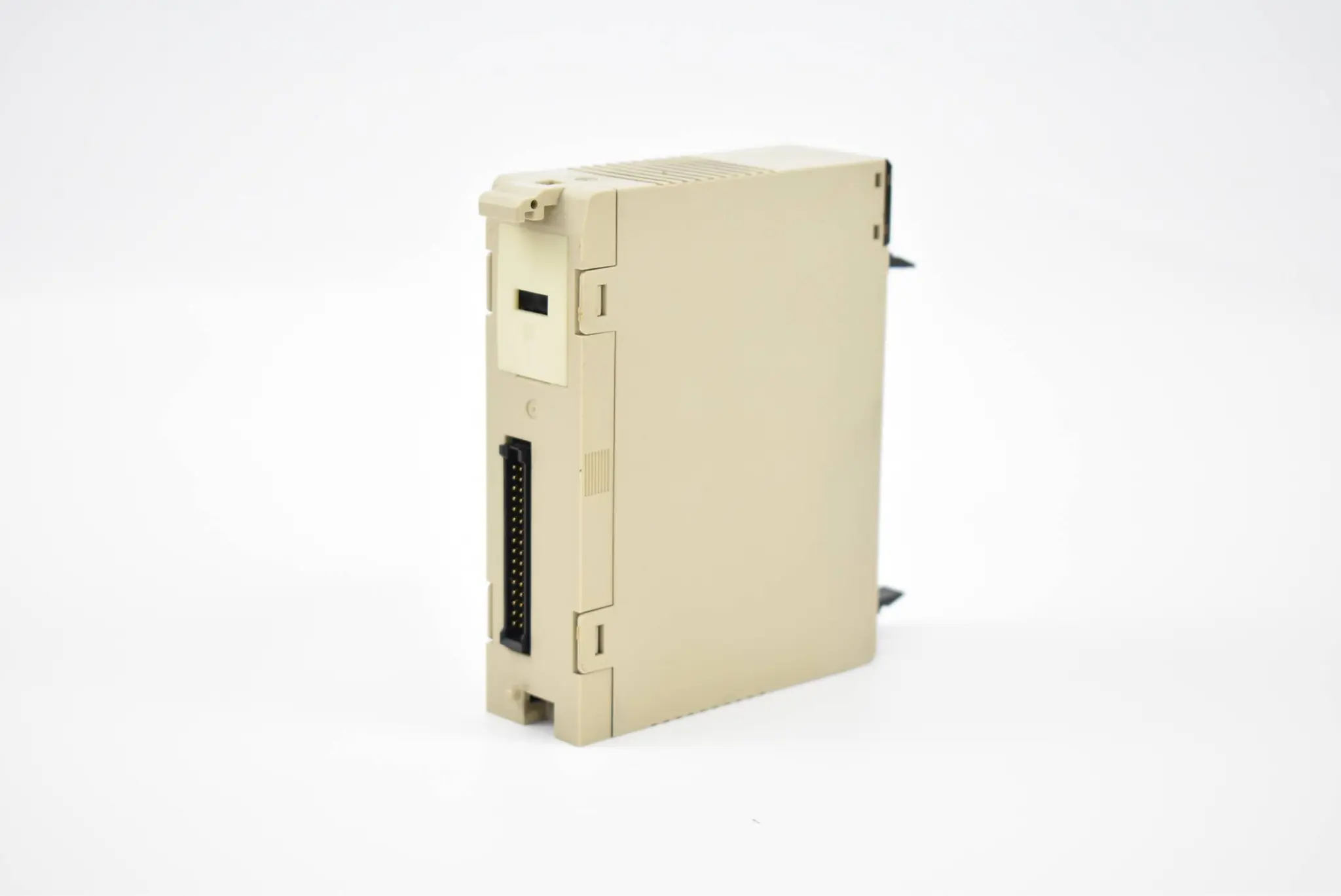 Produktfoto 1 von Omron Ausgangsmodul C200H-OC225 ( 250VAC 24VDC )