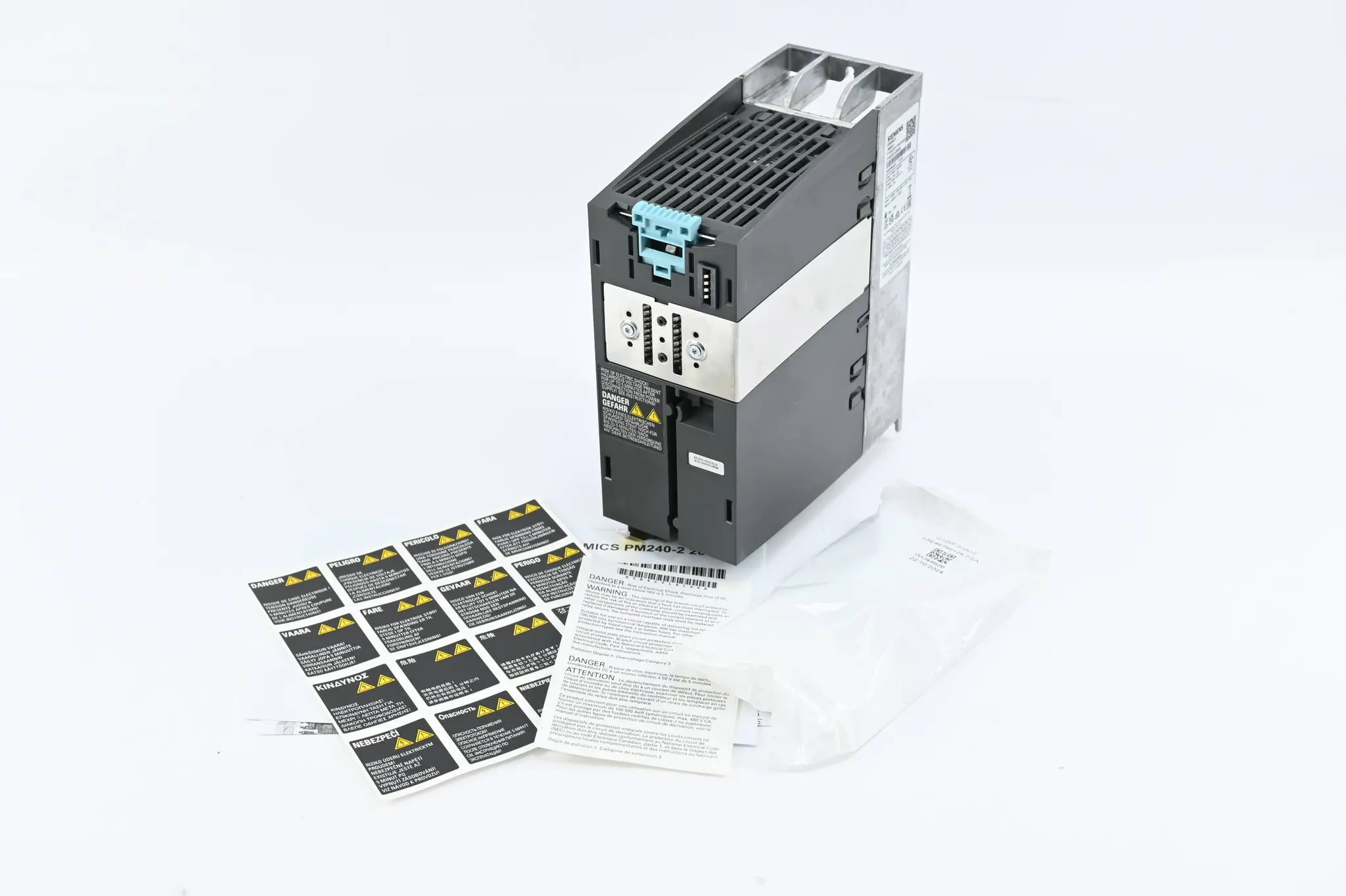 Produktfoto 1 von Siemens Sinamics PM240-2 6SL3210-1PB13-0UL0 ( 6SL3 210-1PB13-0UL0 ) E.04