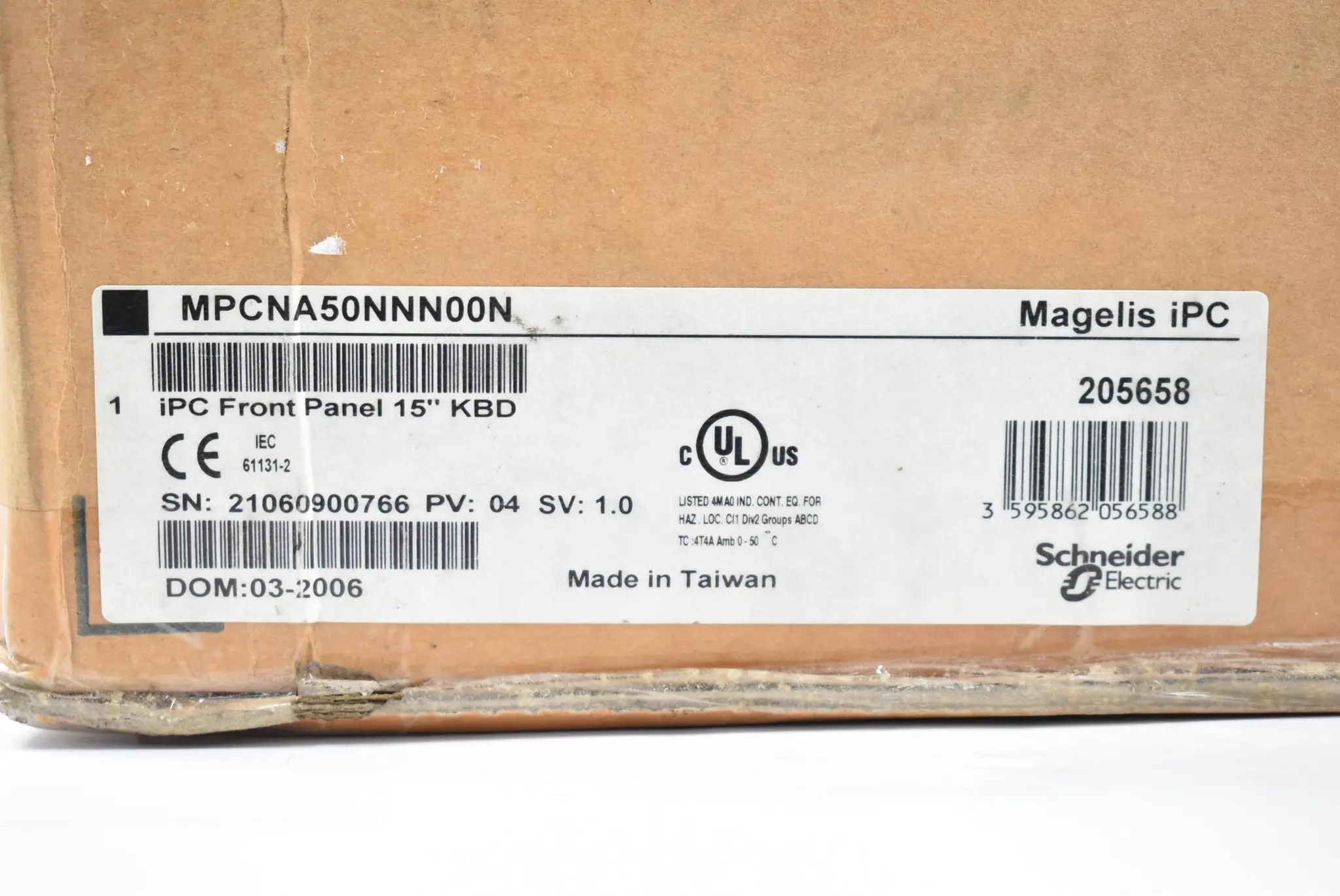 Produktfoto 1 von Schneider Electric Magelis IPC Front Panel 15" KBD MPCNA50NNN00N