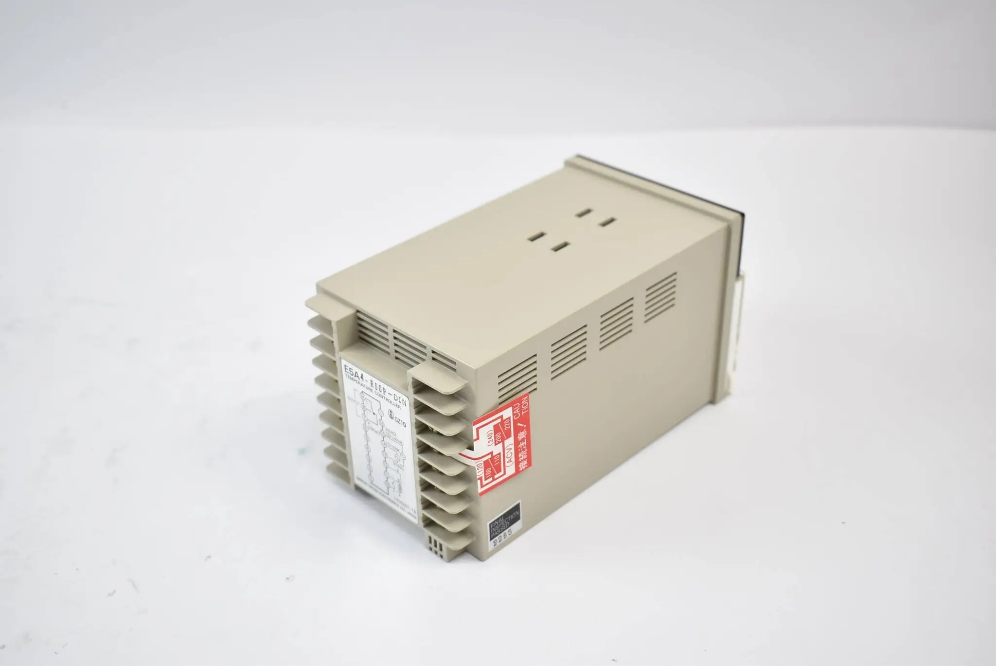 Produktfoto 1 von Omron Temperature Controller E5A4-R90P-DIN 0-99.9°C AC110/120 / 220/240V