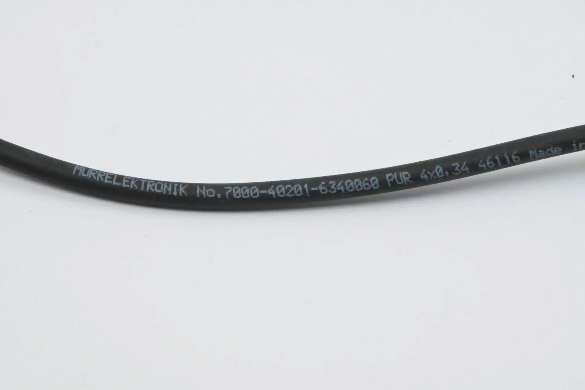 Produktfoto 1 von Murr Kabel M12 St. 90° / M12 Bu. 0° A-kod. ( 7000-40201-6340060 ) 0,6m