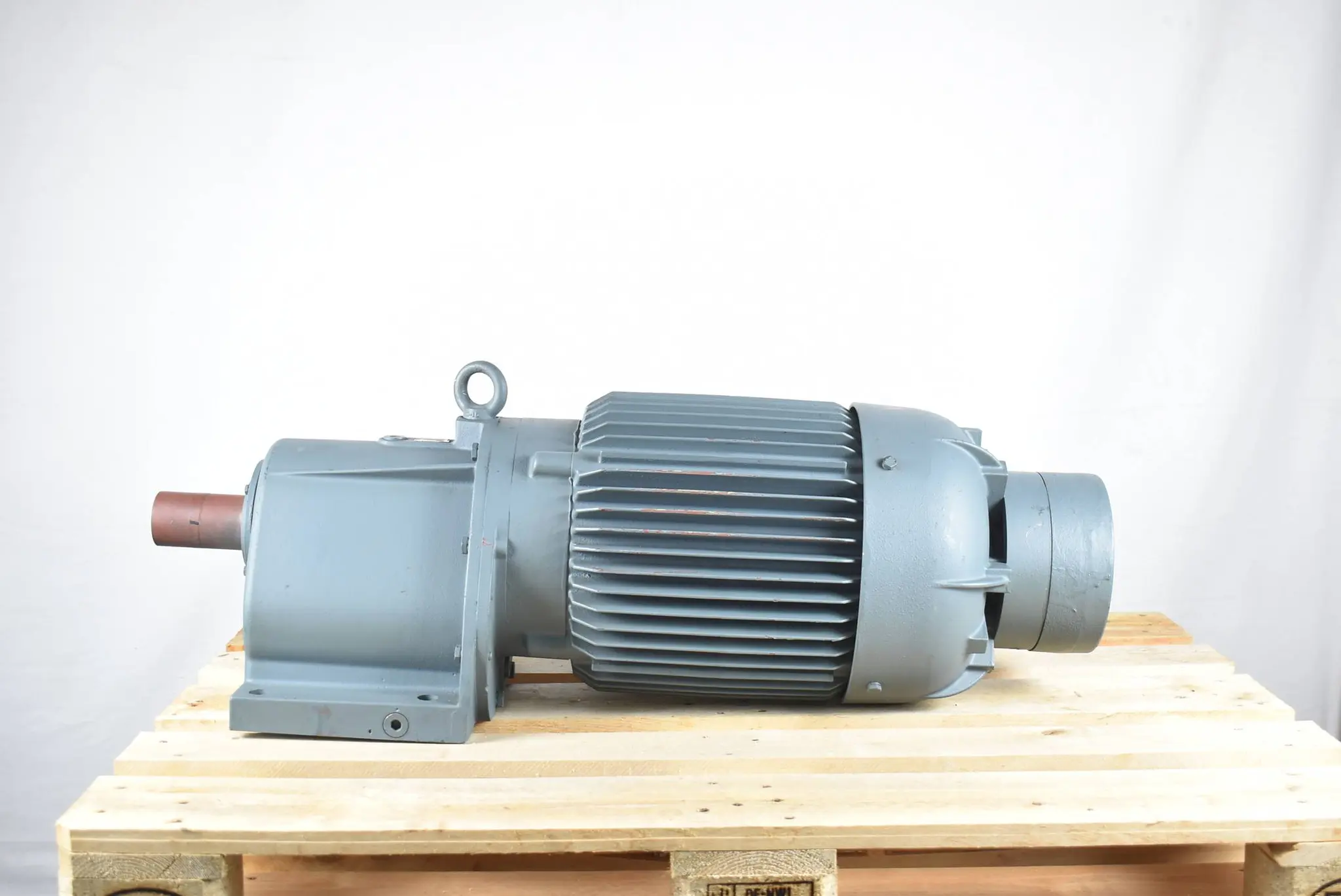 Produktfoto 1 von Eberhard Bauer Motor ( G42-11/D5A4-429K ) 9kW 380V