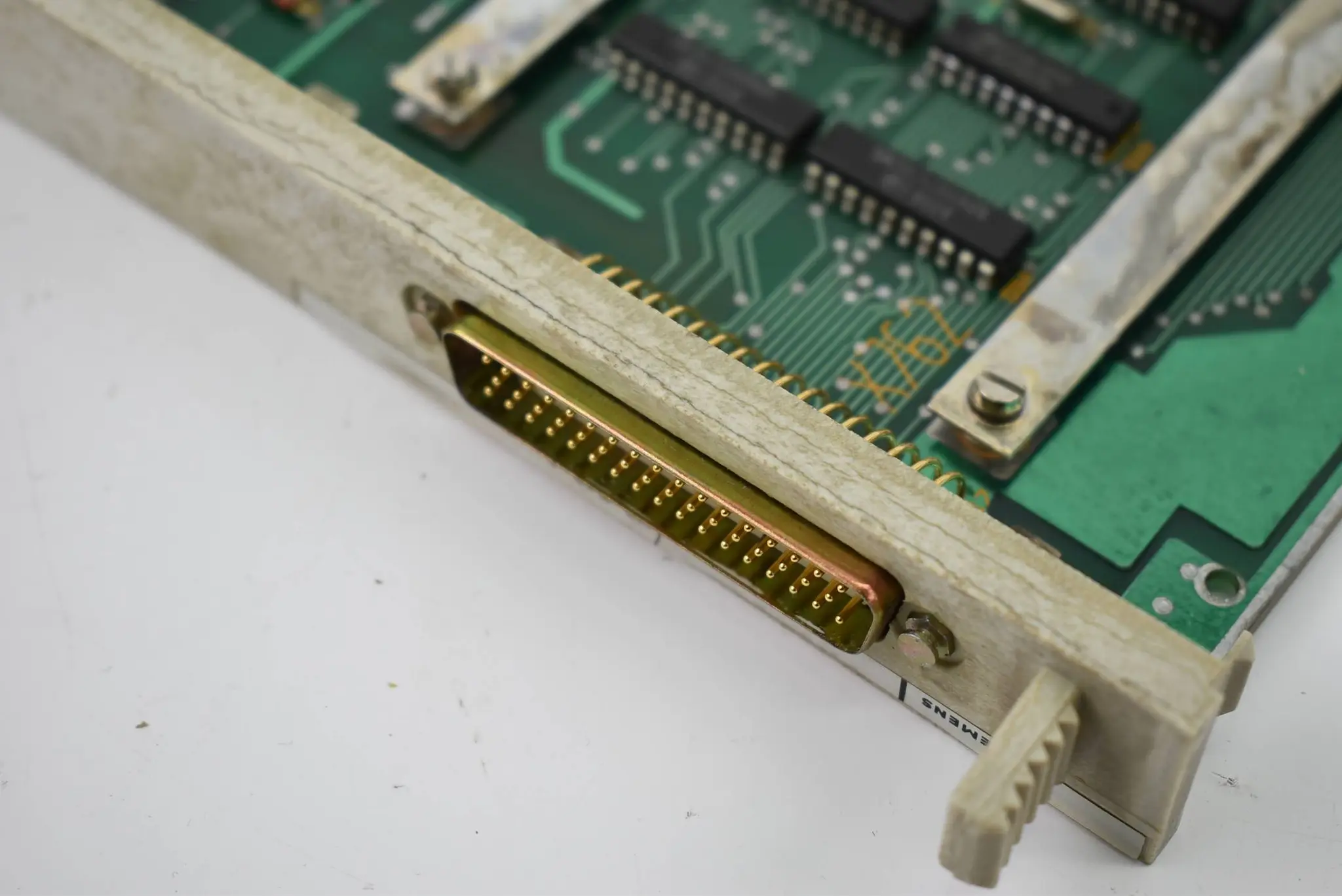 Produktfoto 1 von Siemens sinumerik 8 MS760 Kopplung NC-PLC 6FX1 116-8AA00 ( 6FX1116-8AA00 )