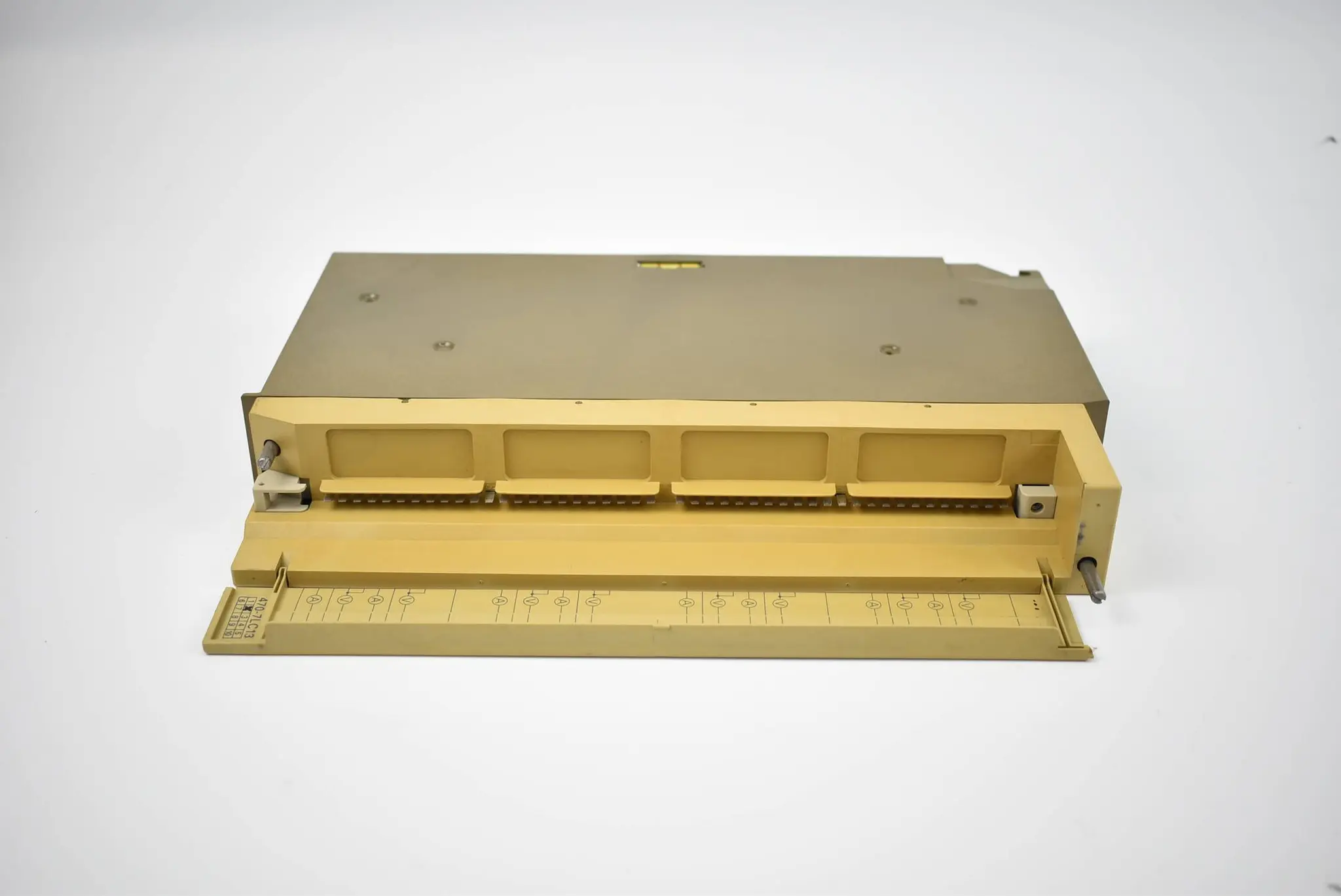 Produktfoto 1 von Siemens simatic S5 Analogausgabe 6ES5 470-7LC13 ( 6ES5470-7LC13 )