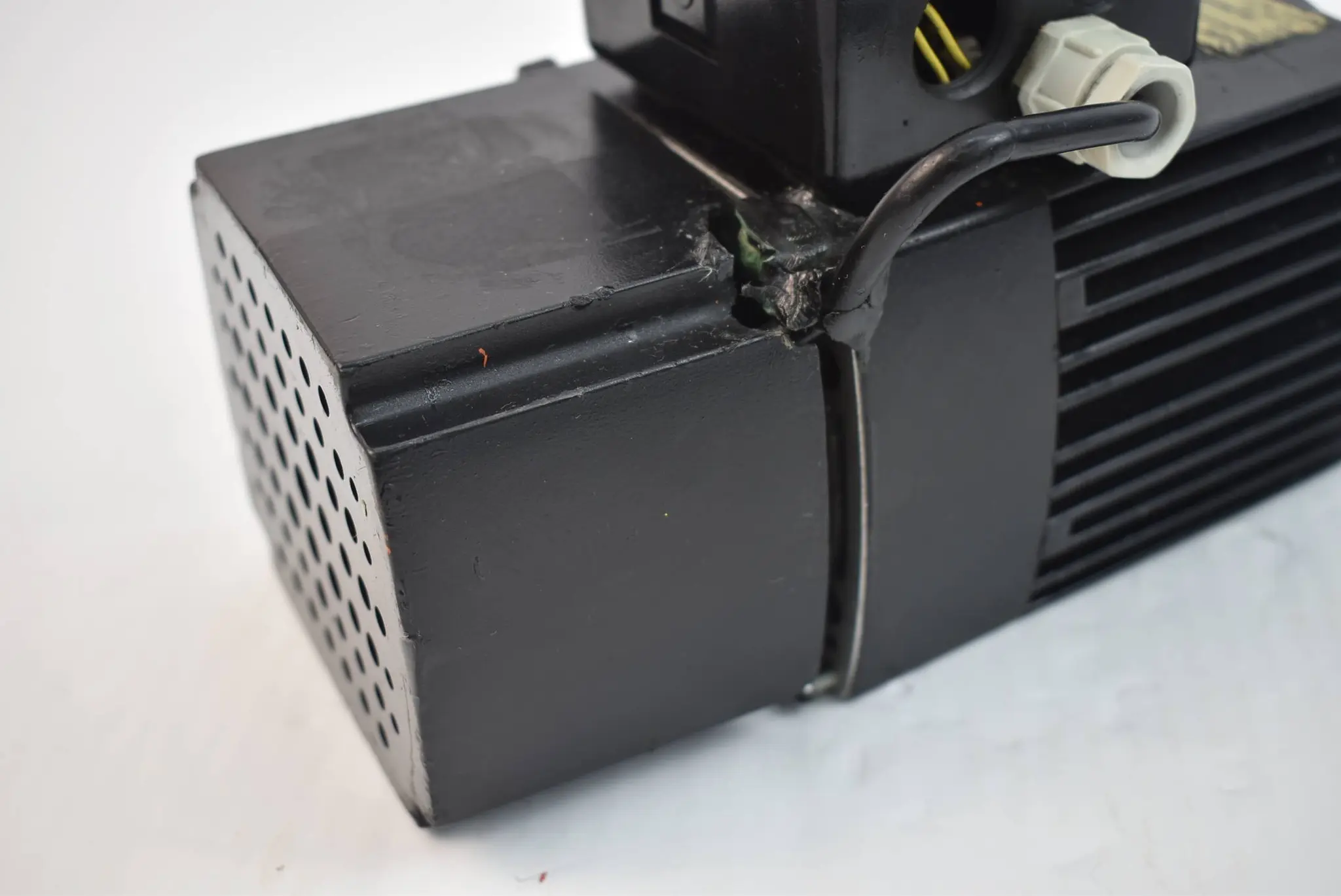 Produktfoto 1 von Bauser Elektromotor DMKB 8071.4 ( 1380-1650r/min. 0,1kW 50-60Hz )
