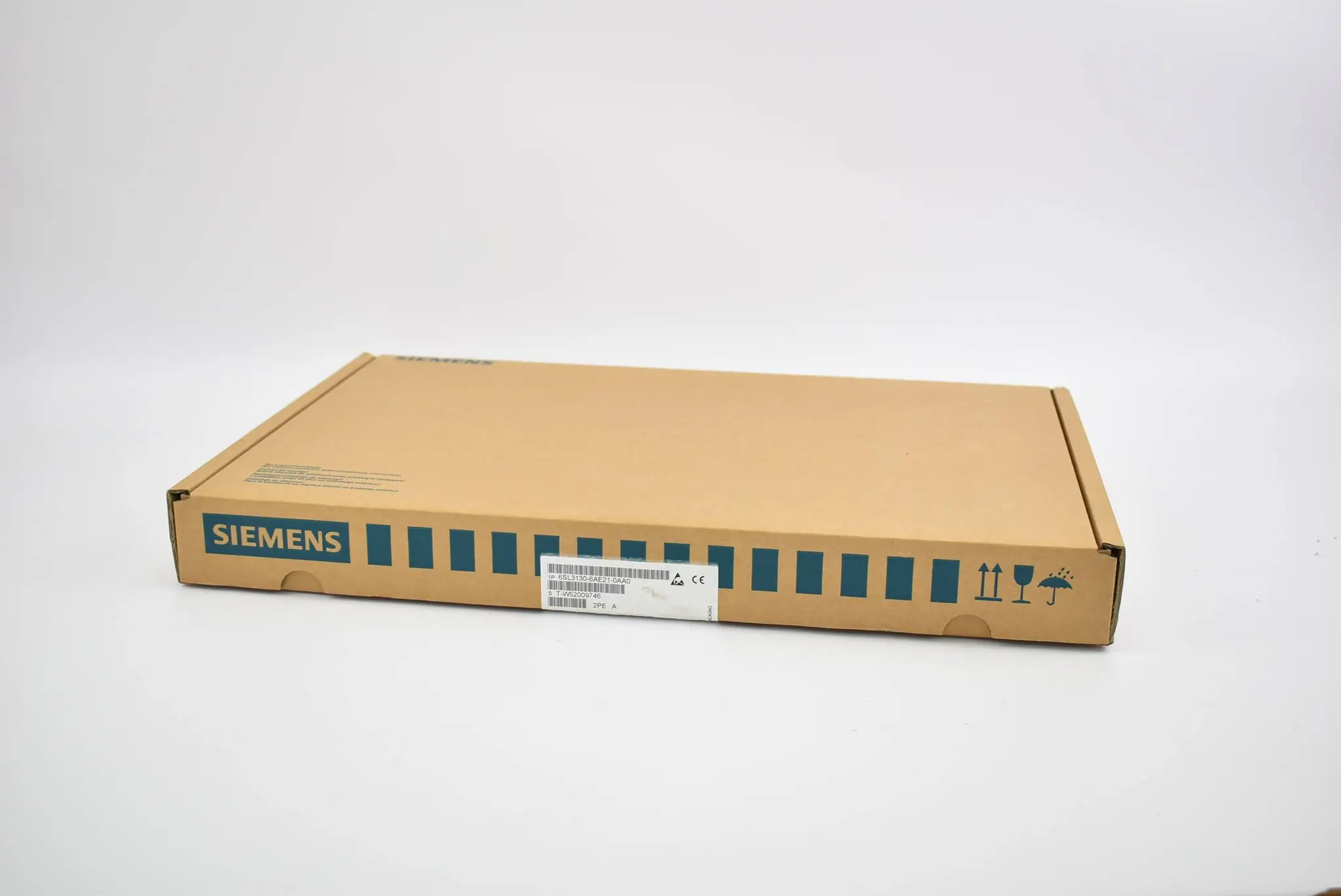 Produktfoto 1 von Siemens sinamics 380-480V 50/60Hz 6SL3 130-6AE21-0AA0 ( 6SL3130-6AE21-0AA0 ) E.A